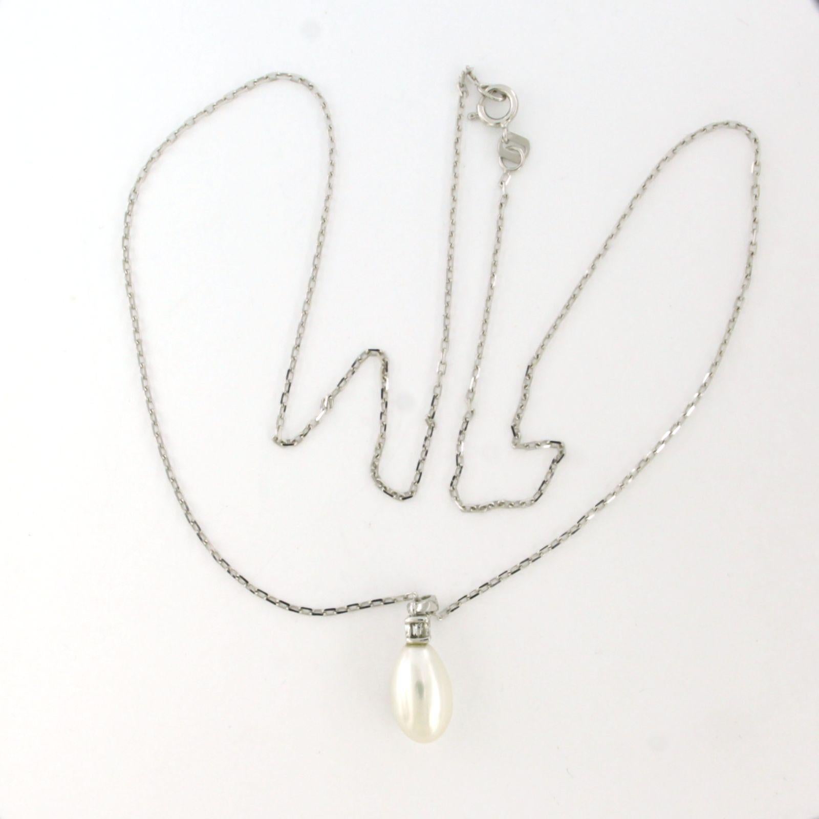Moderne Necklace and pendant with pearl and brilliant cut diamond up to 0.10ct 14k gold en vente