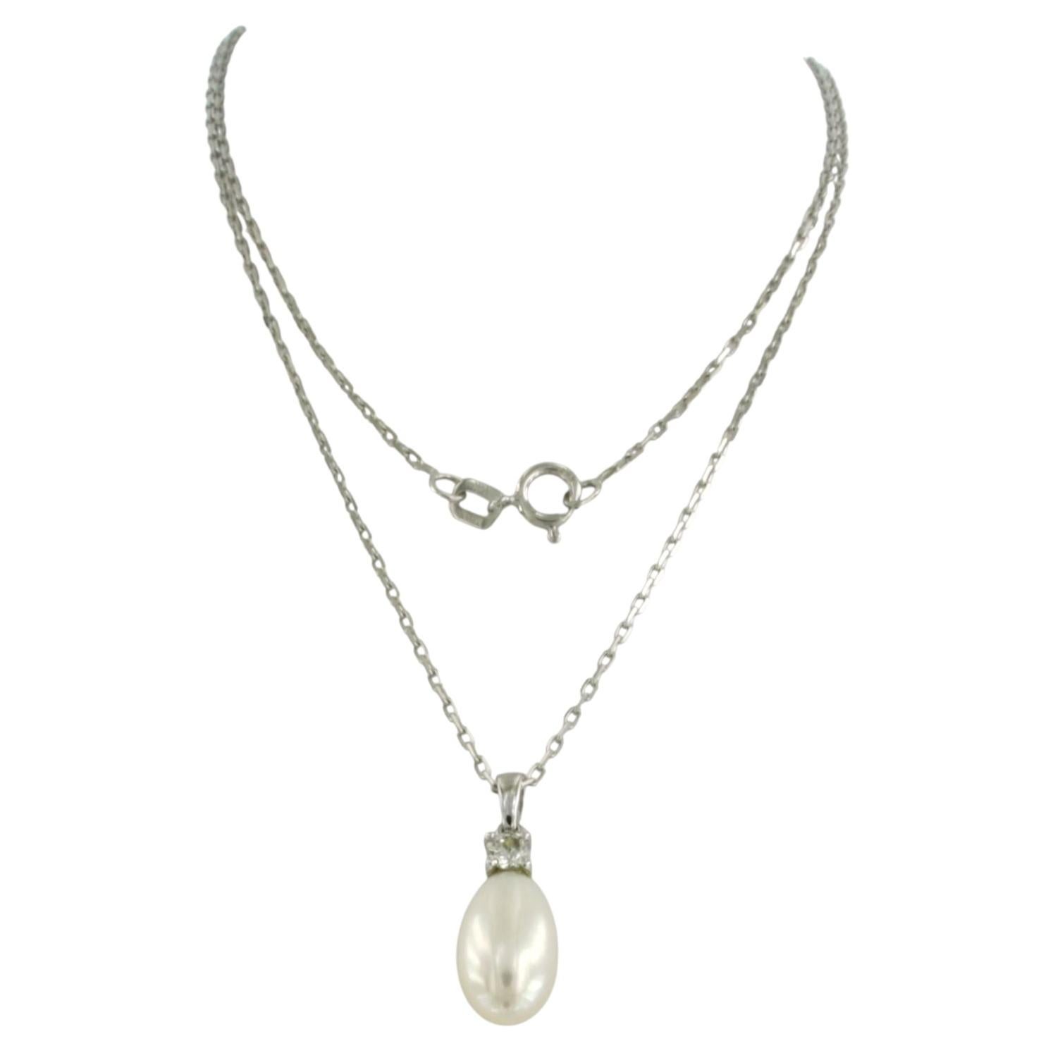 Collana e ciondolo con perla e diamante taglio brillante fino a 0,10ct in oro 14k