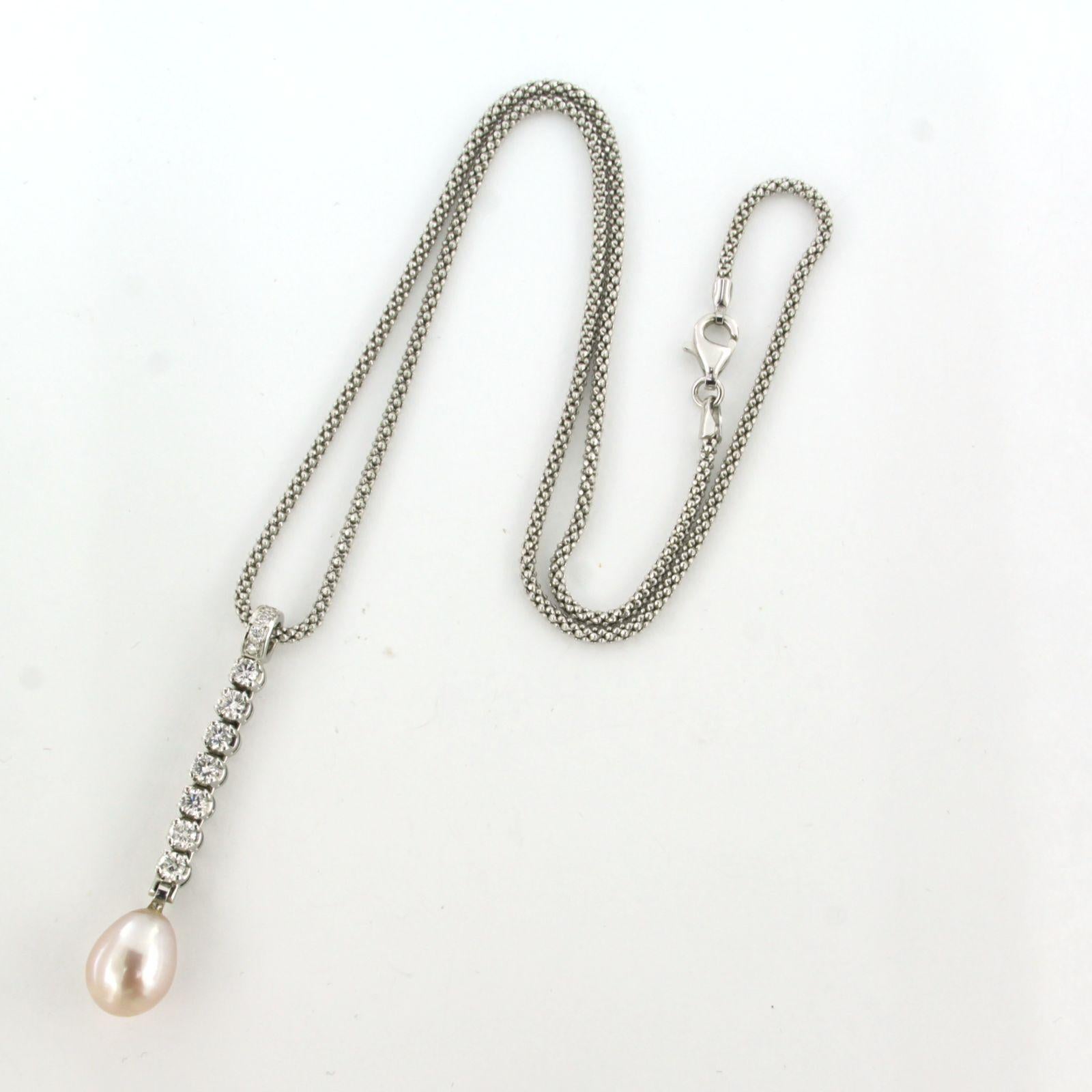 Halskette und Anhänger mit Perlen und Diamanten im Brillantschliff bis zu 0,60 Karat 18 Karat Gold im Zustand „Hervorragend“ im Angebot in The Hague, ZH