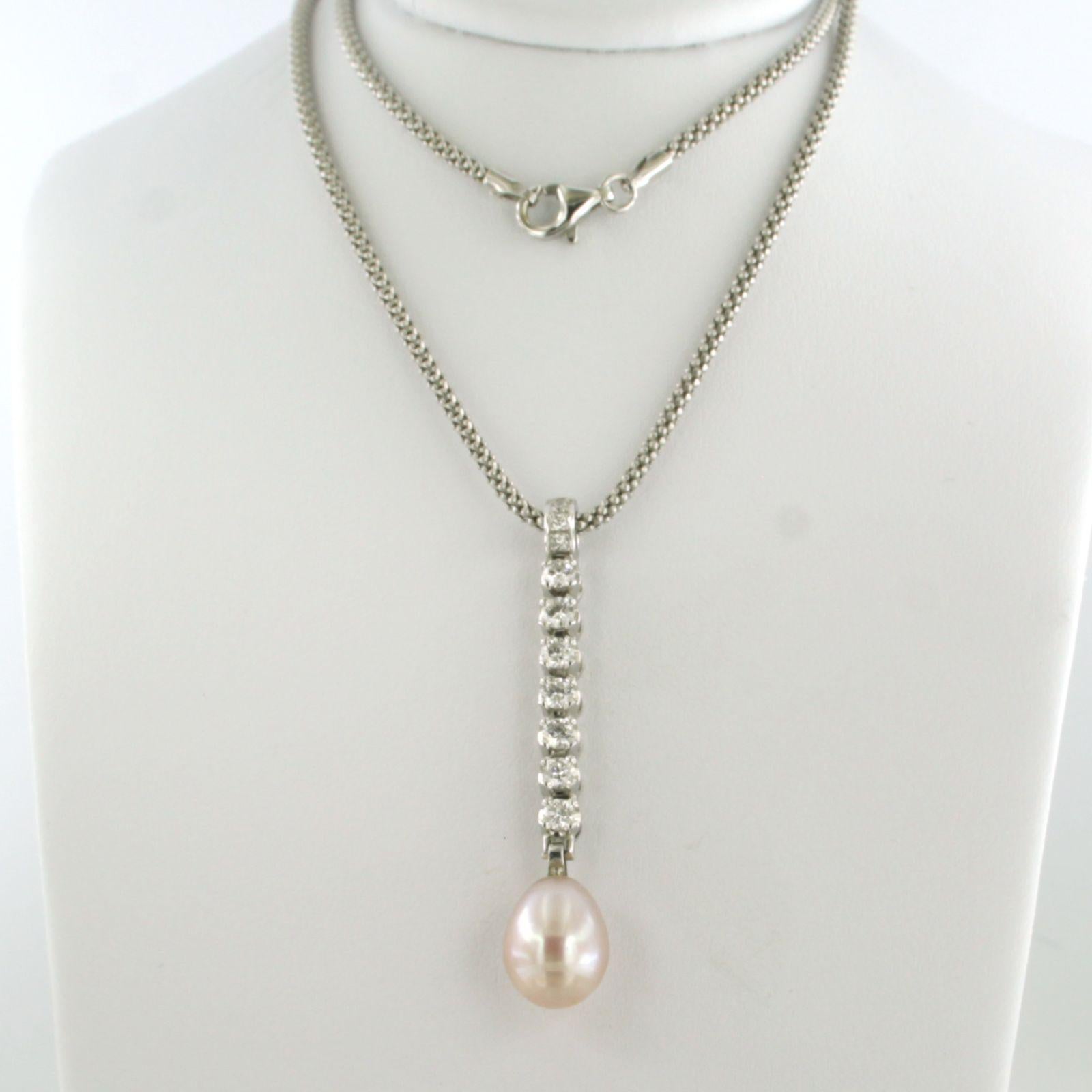 Halskette und Anhänger mit Perlen und Diamanten im Brillantschliff bis zu 0,60 Karat 18 Karat Gold im Angebot 2