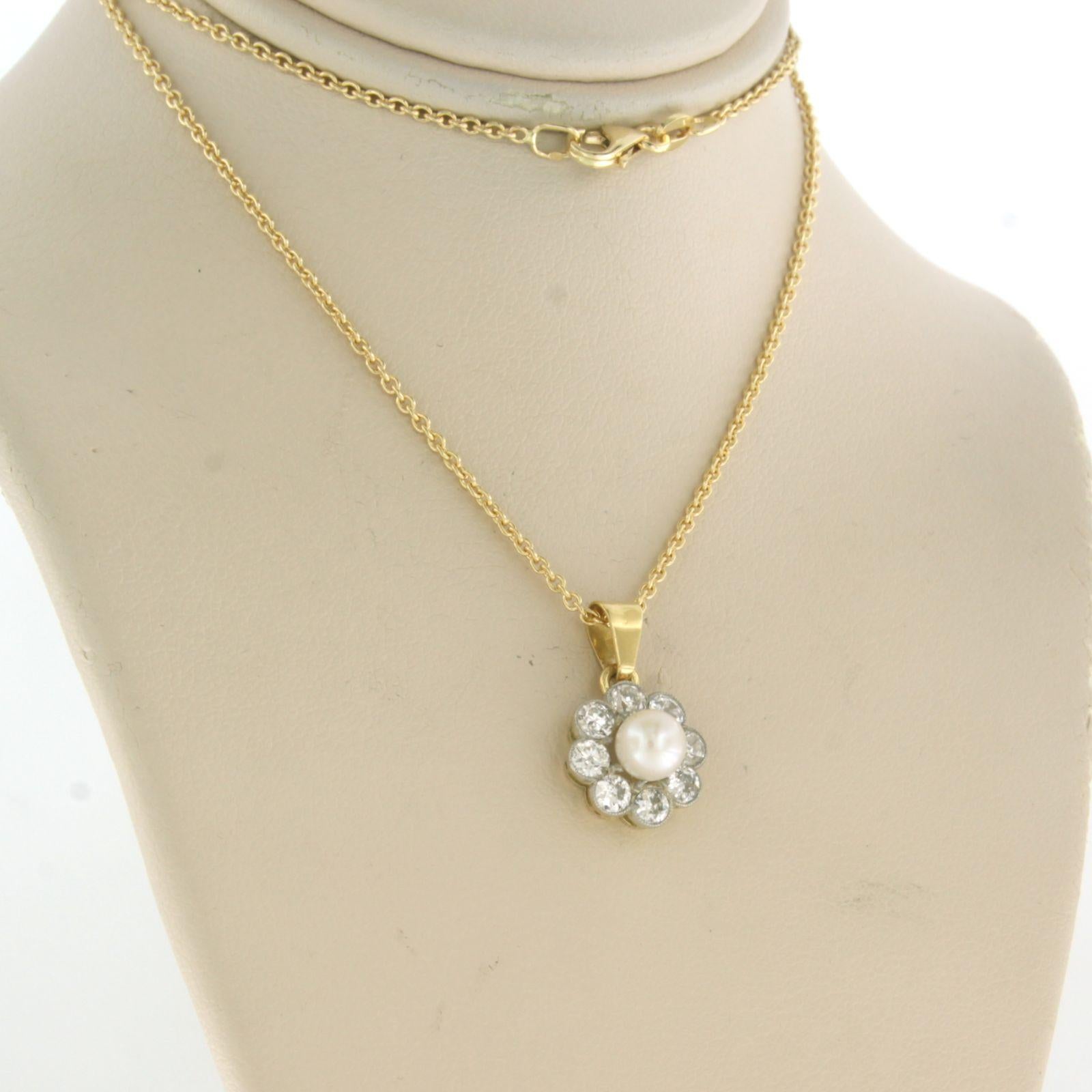 Moderne Collier et pendentif en or 18 carats avec perles et diamants taille ancienne jusqu'à 0,80 carat en vente