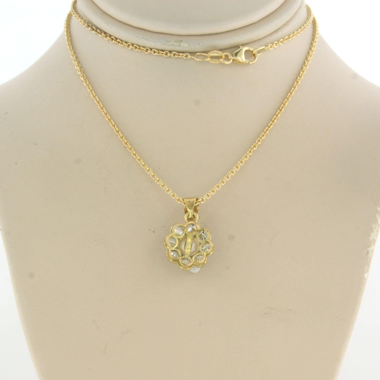 Collier et pendentif en or 18 carats avec perles et diamants taille ancienne jusqu'à 0,80 carat Pour femmes en vente