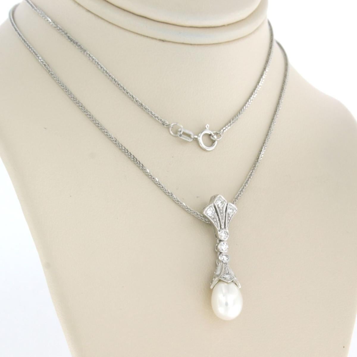 Necklace and pendant with pearl and single cut diamonds up to 0.23ct 14k gold In New Condition For Sale In The Hague, ZH