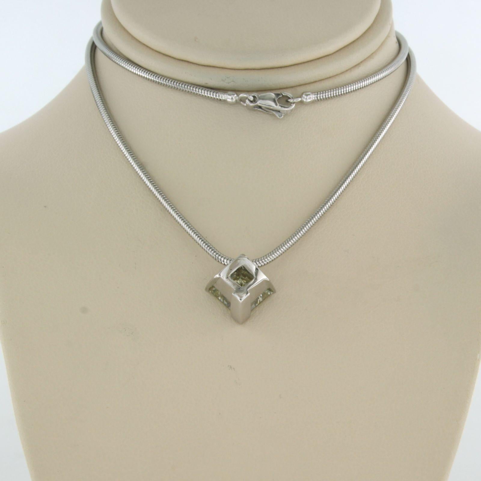 Platinhalskette mit einem Anhänger, besetzt mit einem Diamanten im Prinzessschliff bis zu 3,00 ct - O/P VS - 40 cm lang

Ausführliche Beschreibung:

Die Halskette ist 40 cm lang und 1,6 mm breit.

Der Anhänger ist ca. 1,2 cm groß und 1,2 cm