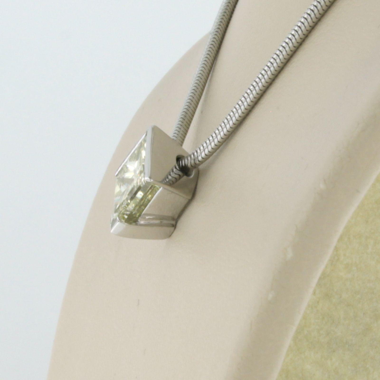 Halskette und Anhänger mit Diamanten im Prinzessschliff bis zu 3,00ct Platin 14,4 Gramm (Moderne) im Angebot