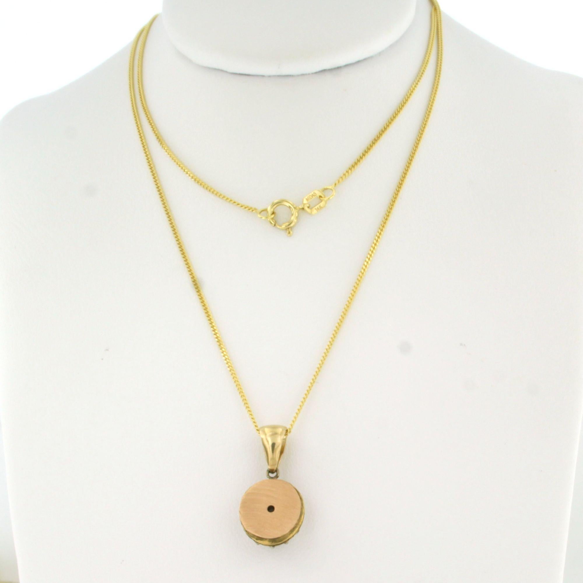 Collana in oro giallo 14k con pendente con diamanti taglio rosa incastonati, per un totale di circa 2,00 ct - O/P - SI1 - lunghezza 45 cm

Descrizione dettagliata

La collana è lunga 45 cm e larga 0,7 mm.

Il ciondolo è alto 1,8 cm e largo 1,0