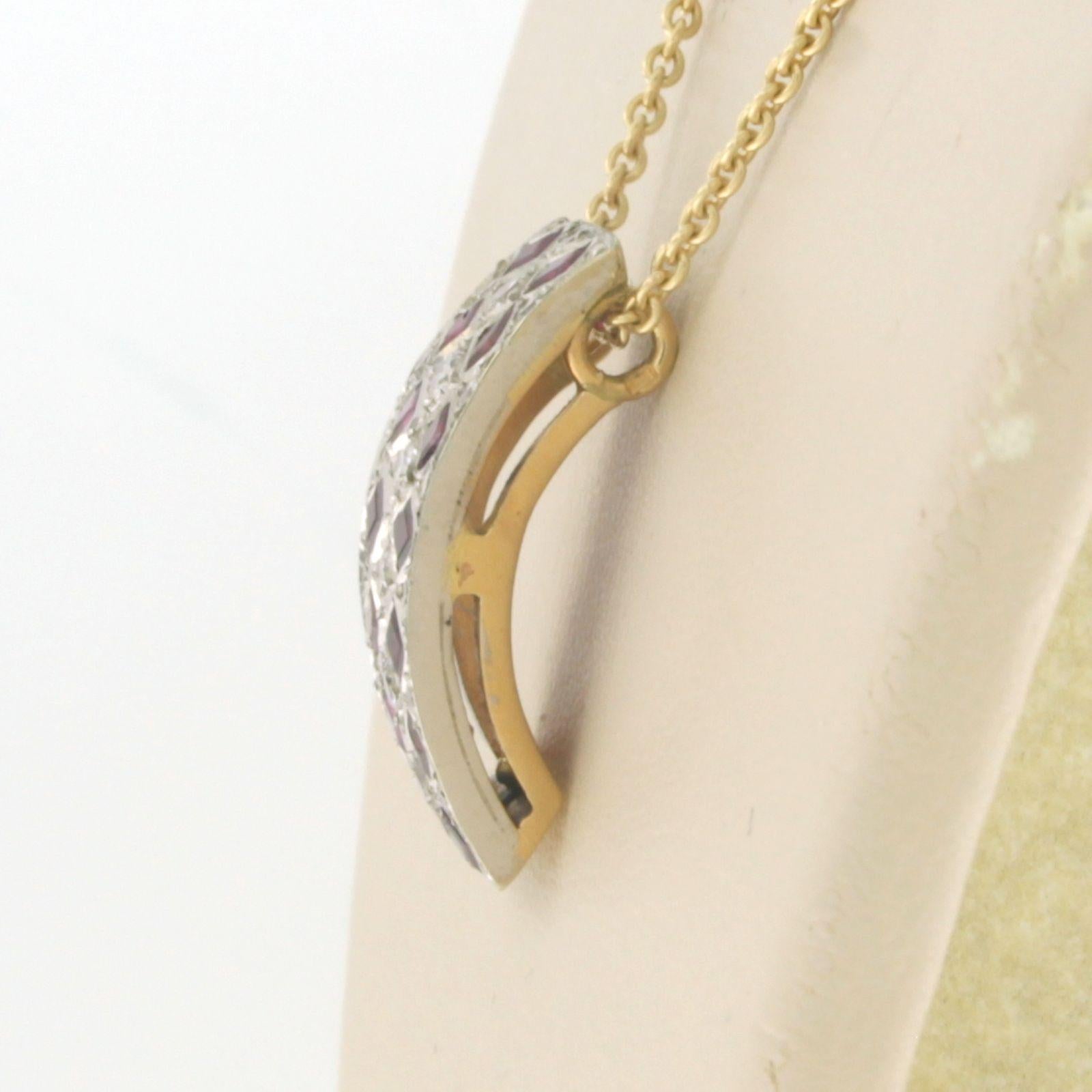 Collar y colgante con rubí y diamantes talla brillante de hasta 0,30 ct Oro de 18k en Excelente estado para la venta en The Hague, ZH