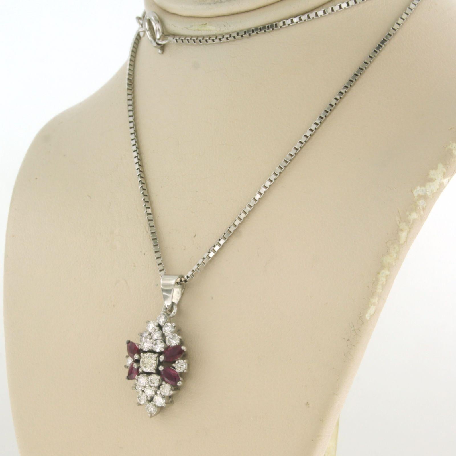 Collar y colgante con rubí y diamantes talla brillante de hasta 0,90 ct Oro de 14k Corte brillante en venta