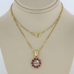 Halsketten mit Diamantanhänger