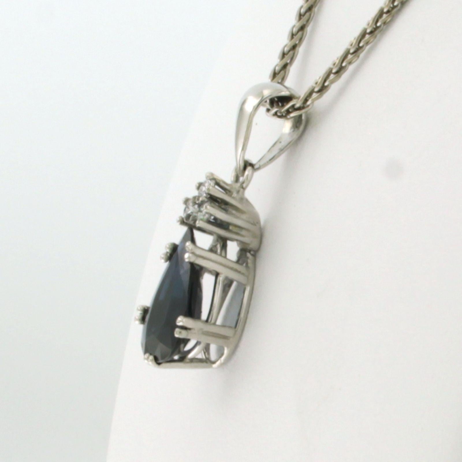 Moderno Brilliante e pendente con zaffiro e diamanti taglio brillante in oro 14 ct. in vendita