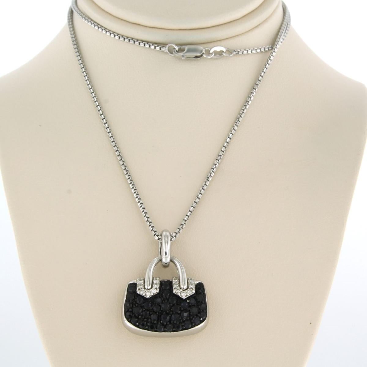 18k white gold necklace with pendant set with sapphire and brilliant cut diamond up to 0.15ct - F/G - VS/SI - 42 cm long

detailed description:

the necklace is 42 cm long and 1.3 mm wide

the pendant is 2.4 cm high and 2.0 cm wide

weight 12.9