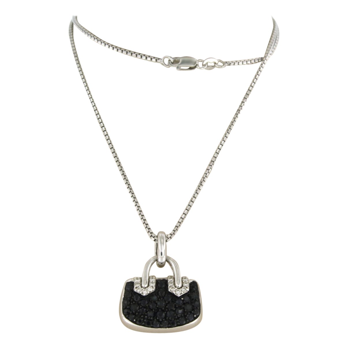 Collier et pendentif avec saphir et diamants taille brillant Or 18k 12,9 grammes