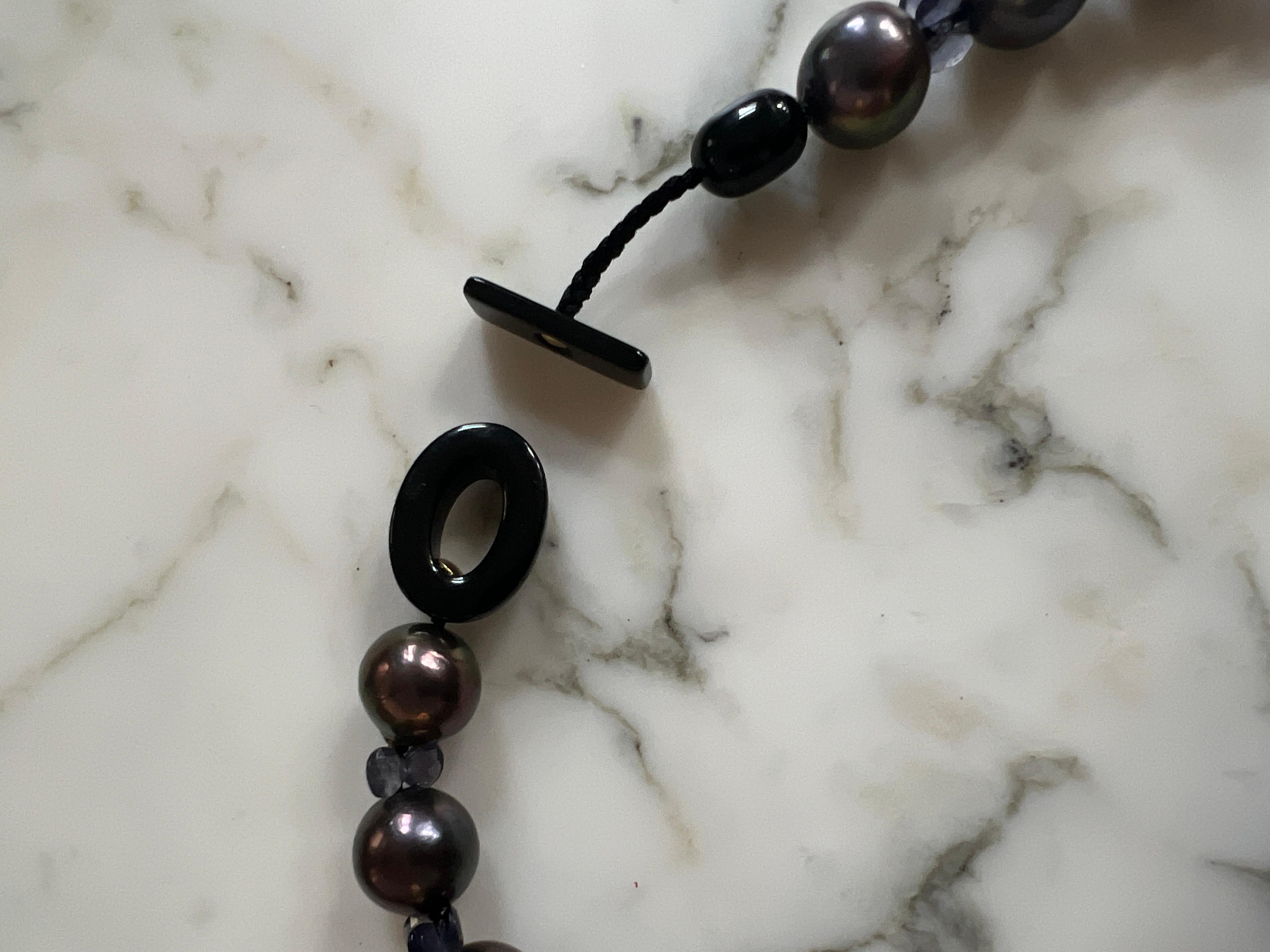 Necklace Baroque Black Pearls Iolites Bakelite Clasp For Sale 1
