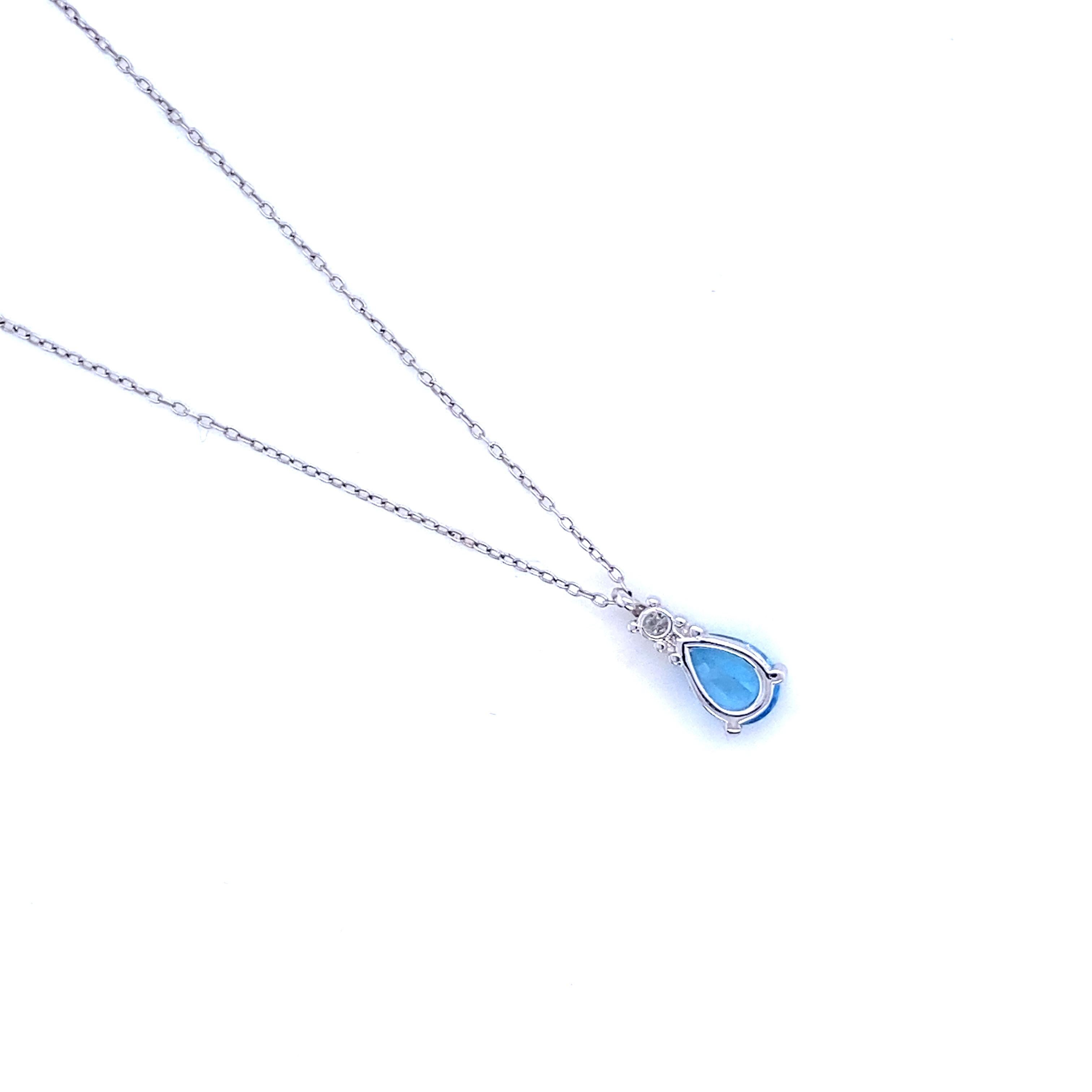 Necklace Blue Topaz Pendant with a Diamond White Gold 18 Karats For Sale 4