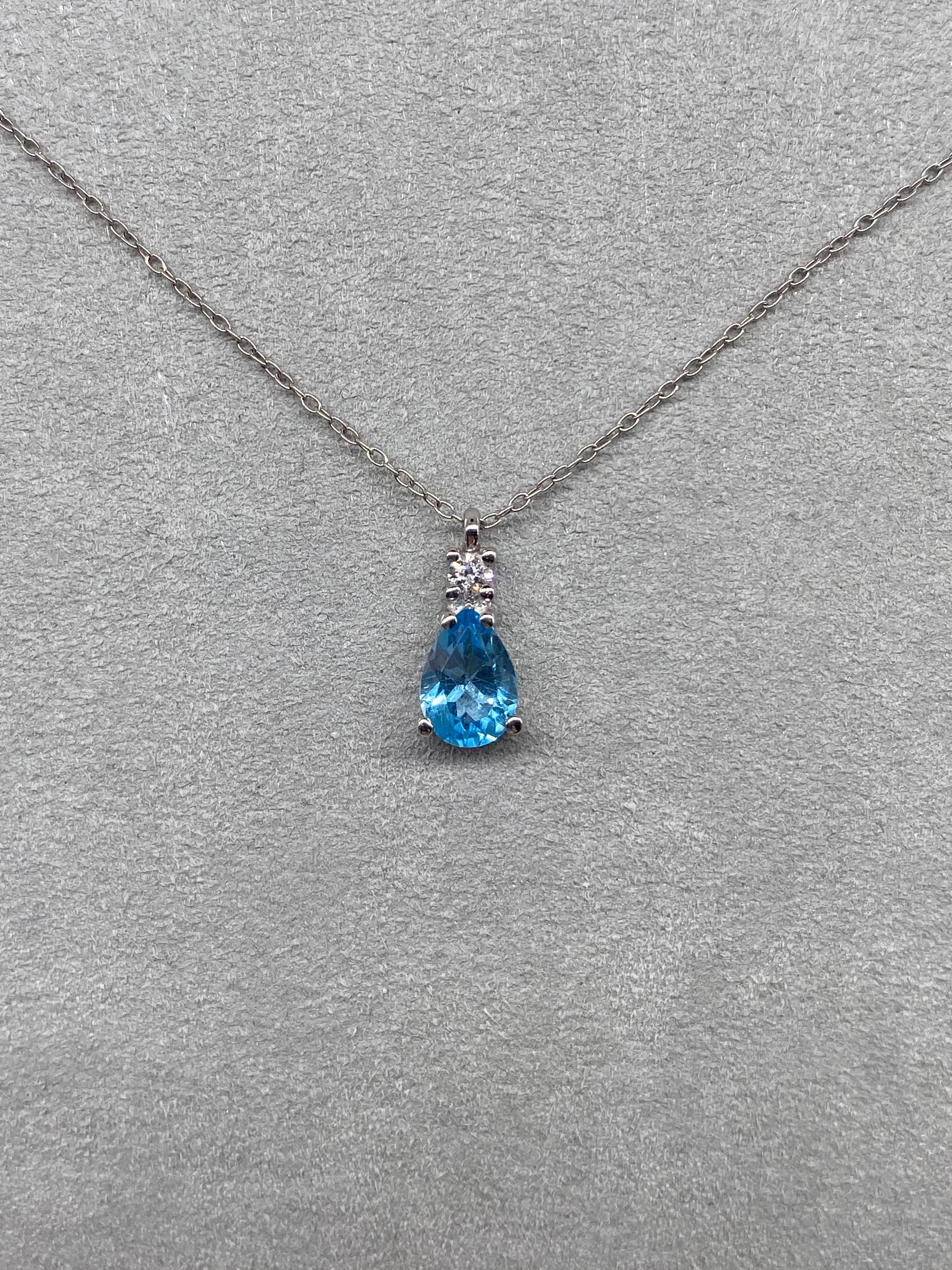 Necklace Blue Topaz Pendant with a Diamond White Gold 18 Karats In New Condition For Sale In Vannes, FR