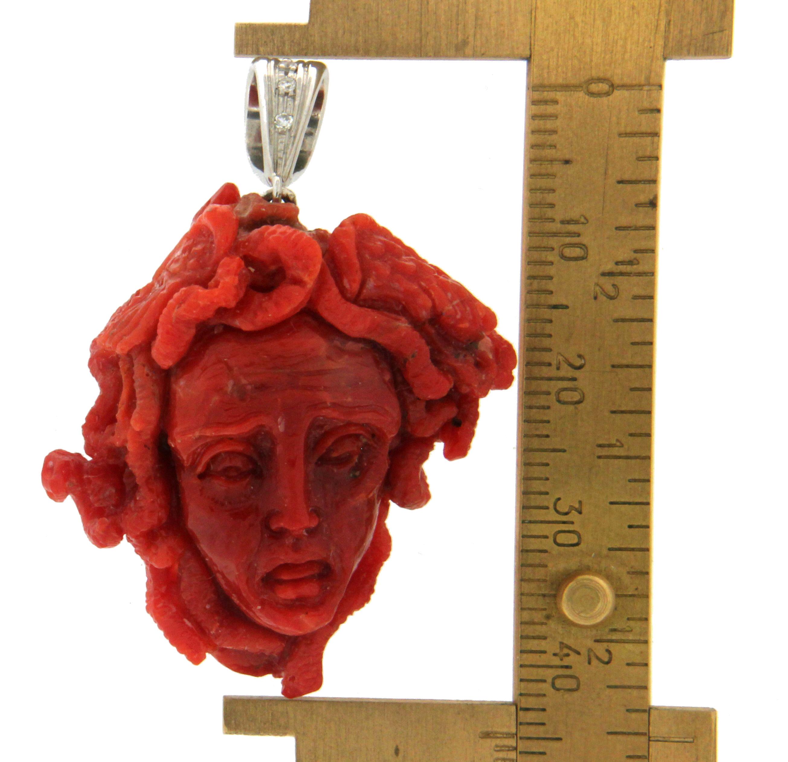 Handcraft Cameo Coral 18 Karat White Gold Diamonds Pendant Necklace In New Condition In Marcianise, IT