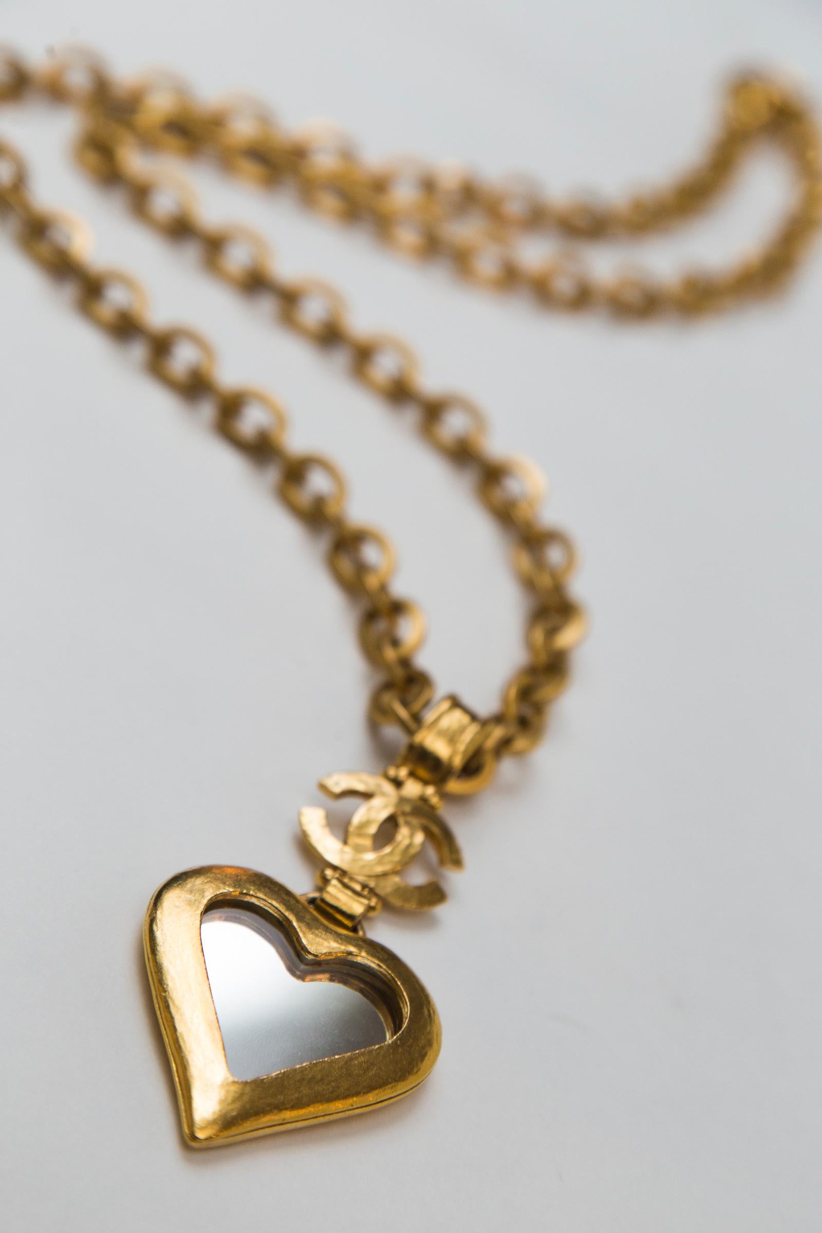 Necklace Chanel CC Large Heart Shape Mirror 3