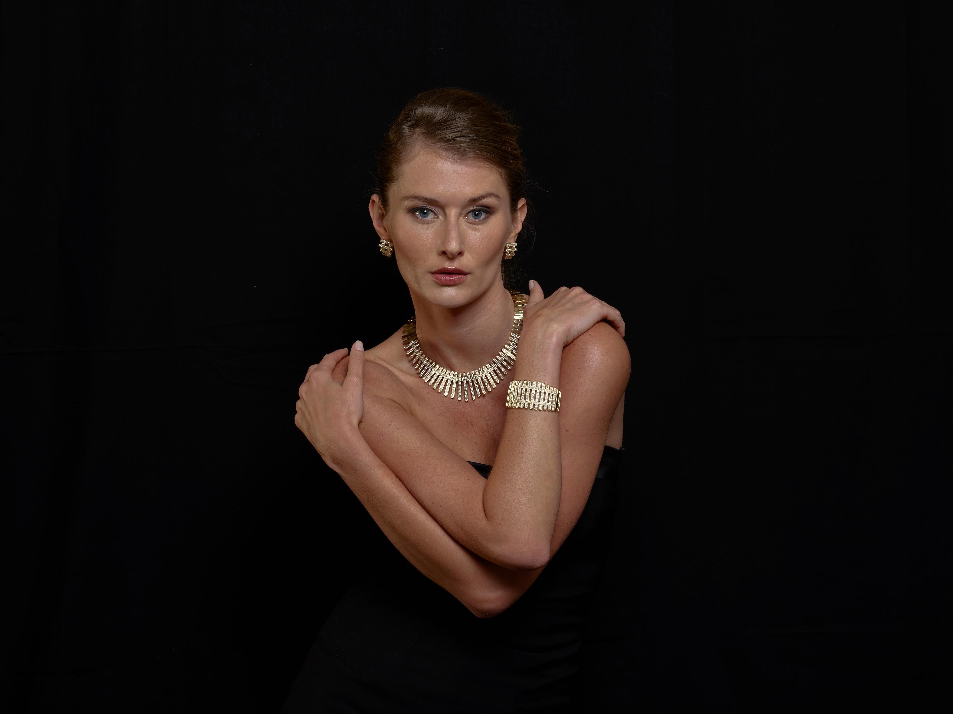 Collier Moonlight en or jaune 18 carats avec diamants blancs Neuf - En vente à Milano, Lombardia