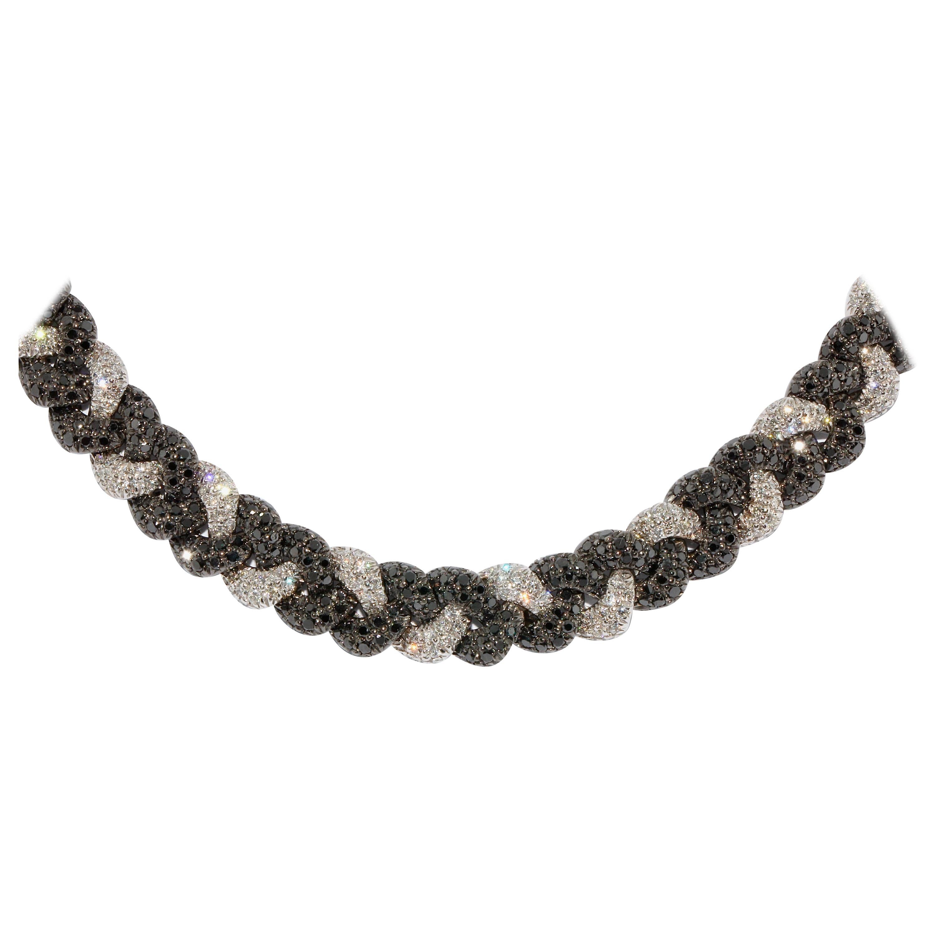 Halskette, Collier, 18 Karat Weißgold, besetzt mit weißen und schwarzen Diamanten im Angebot