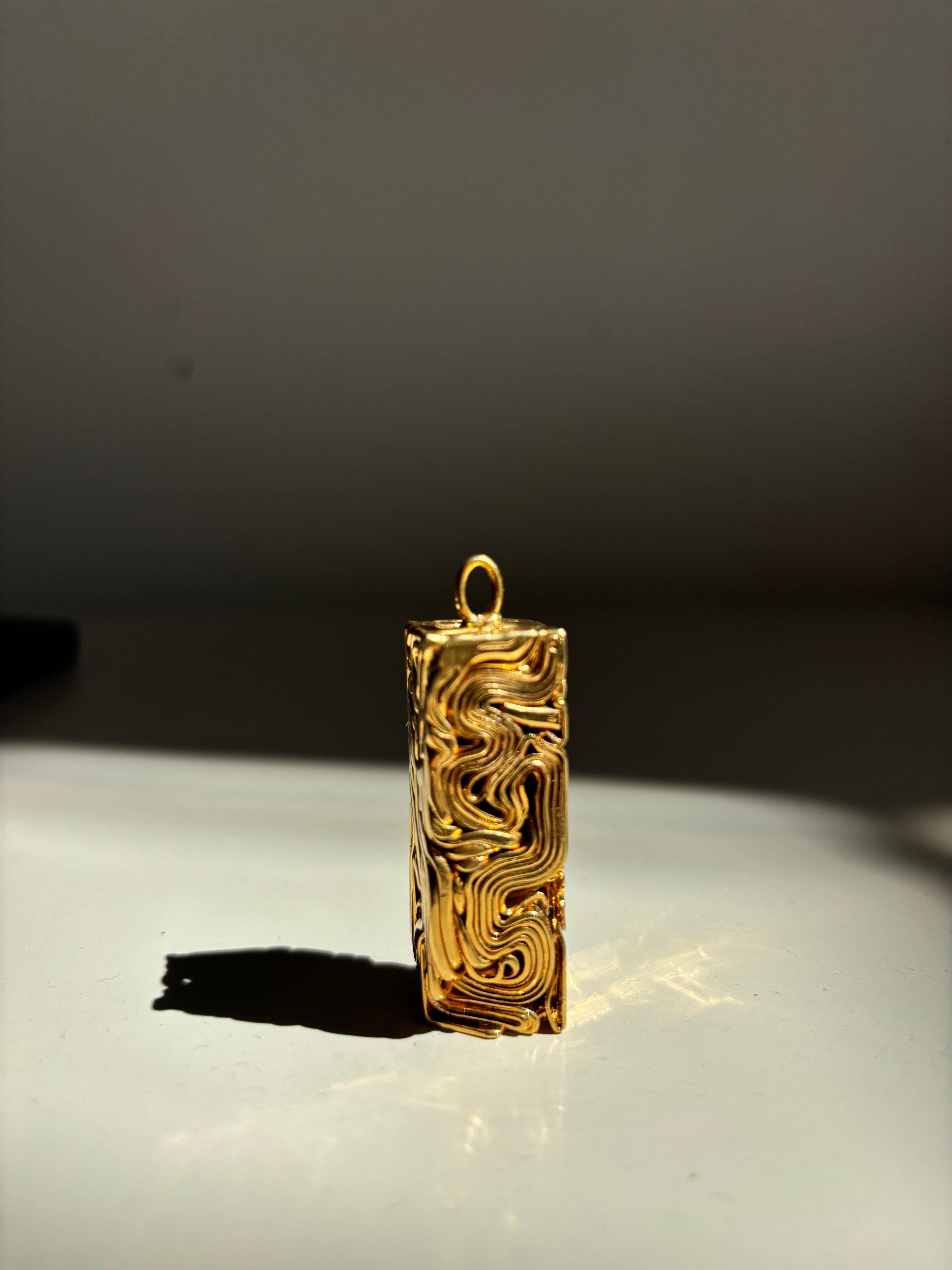 Brass Necklace compréssion by César Baldaccini, signed. For Sale
