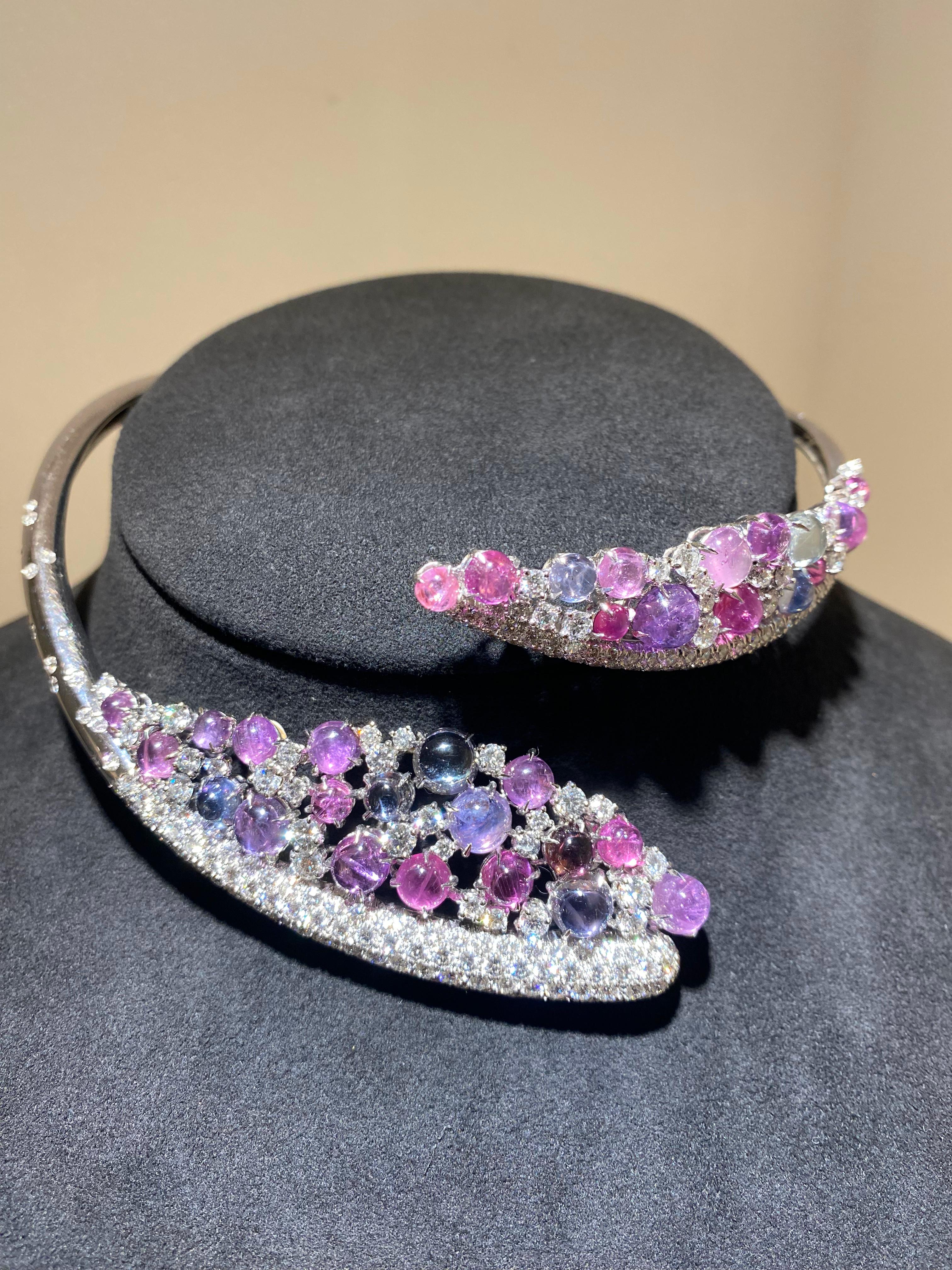 SCAVIA Diamanten Pavè Brillantschliff Blauer Saphir Halskette (Zeitgenössisch) im Angebot