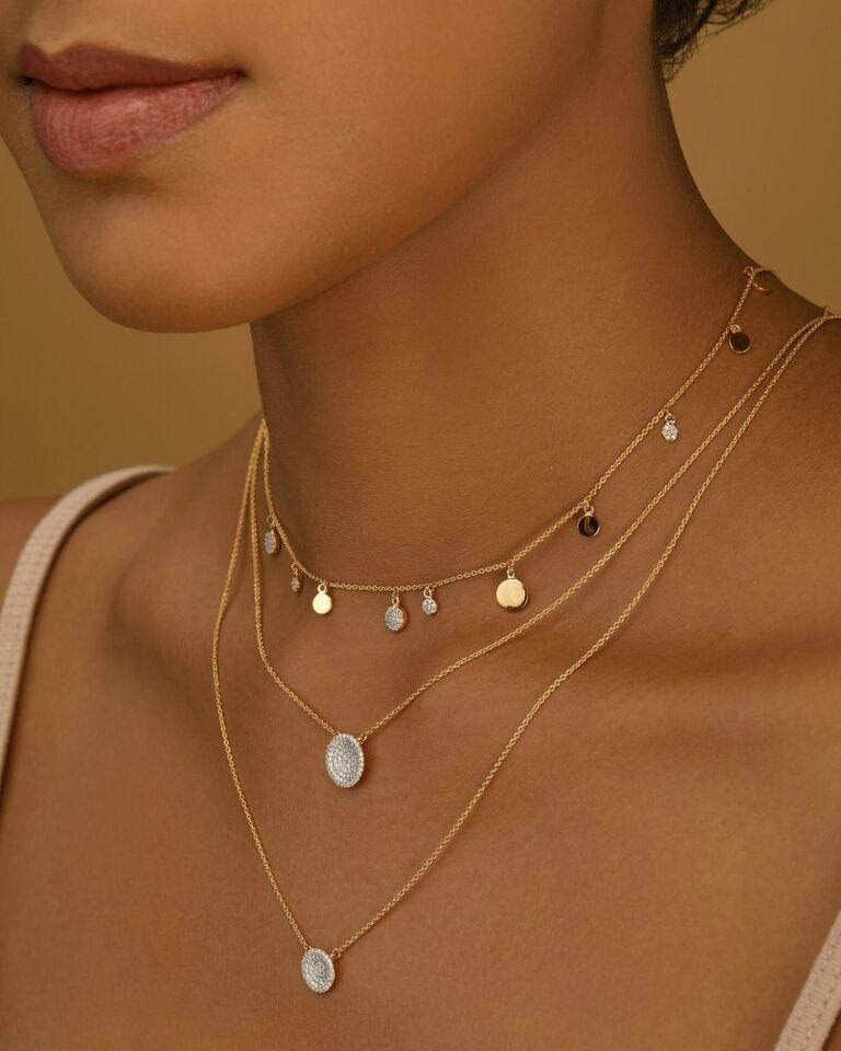 Round Yellow Circle Pendant Necklace with White Natural Diamond in 14K Gold In New Condition For Sale In Chicago, IL