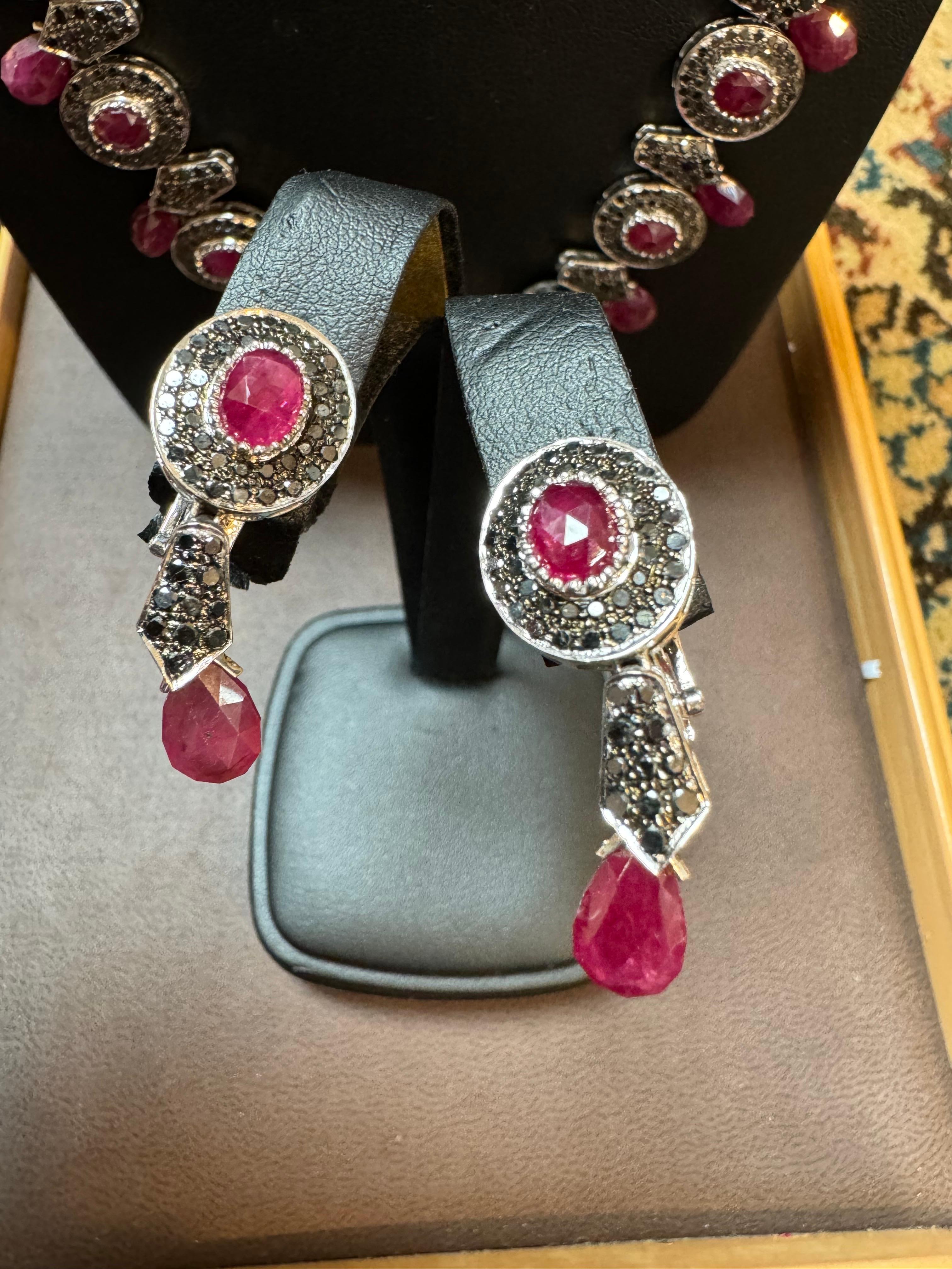 Necklace & Earring Suite 35Ct Natural Ruby No Heat & Black & White Diamond 18KWG In Excellent Condition For Sale In New York, NY