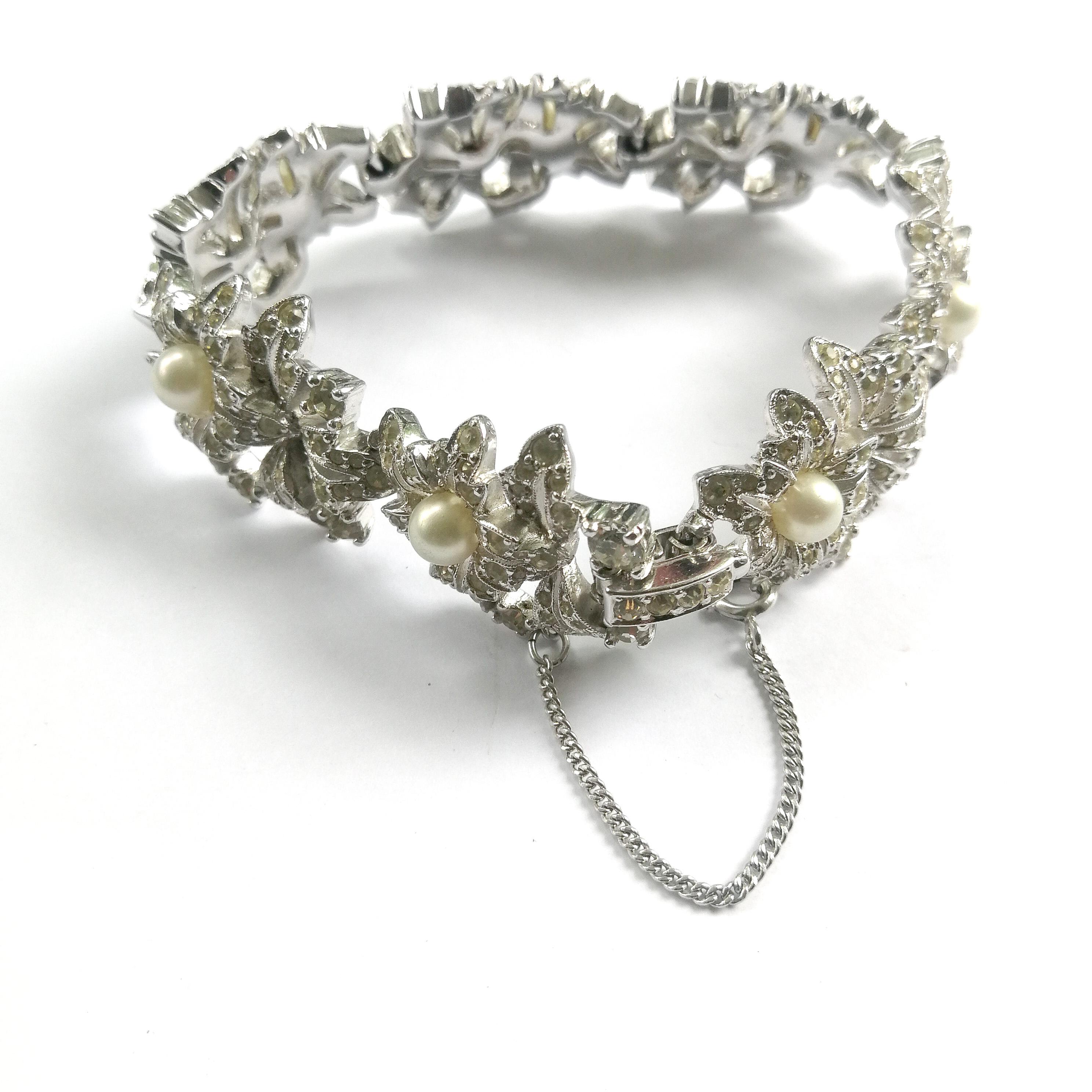 Necklace, earrings, bracelet and brooch, in paste and pearls, Jomaz, USA, 1950s. 8