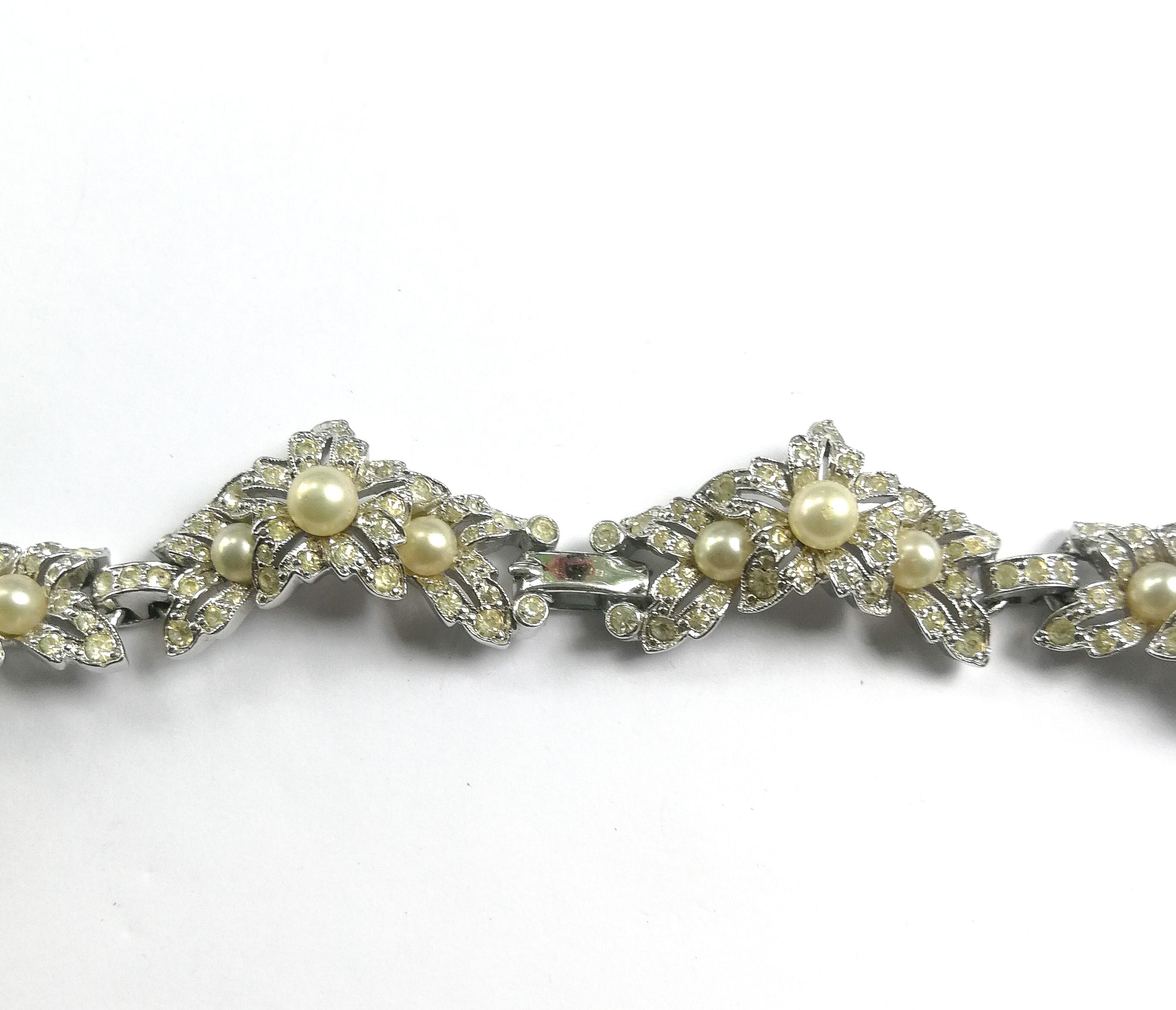 Women's Necklace, earrings, bracelet and brooch, in paste and pearls, Jomaz, USA, 1950s.