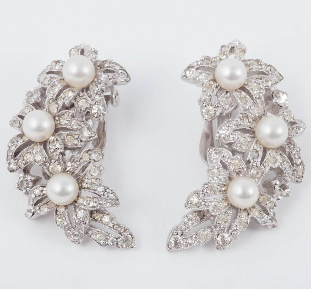 Necklace, earrings, bracelet and brooch, in paste and pearls, Jomaz, USA, 1950s. 2