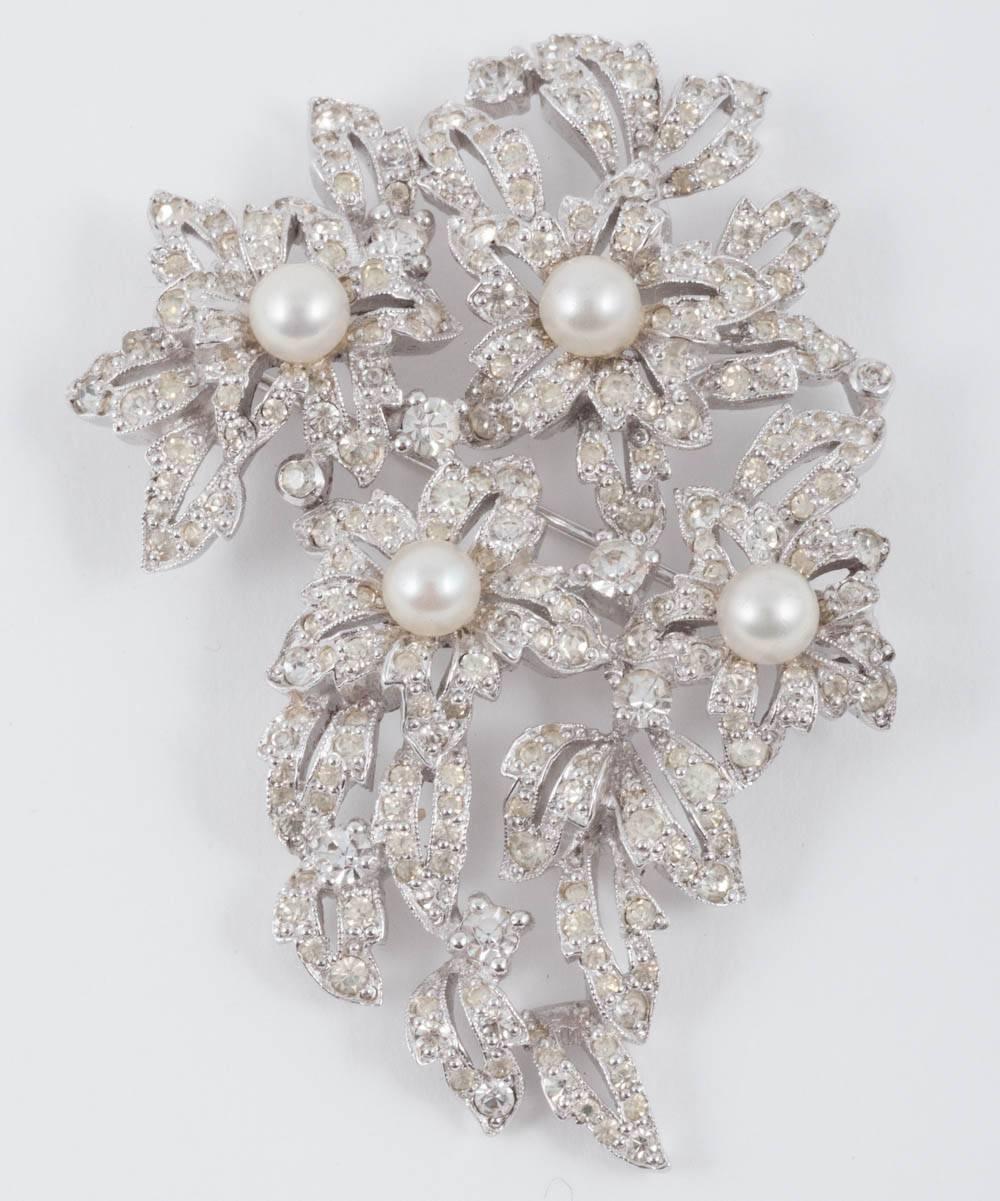 Necklace, earrings, bracelet and brooch, in paste and pearls, Jomaz, USA, 1950s. 5