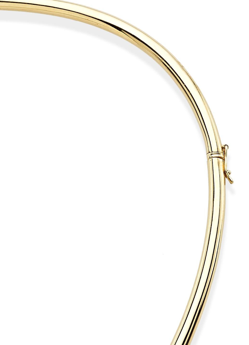 An emblem of refined craftsmanship, the Essence Necklace captures the timeless sophistication of the Micheletto tradition. Crafted in radiant 18kt yellow gold, this piece is enriched with the sparkle of meticulously selected white diamonds, offering