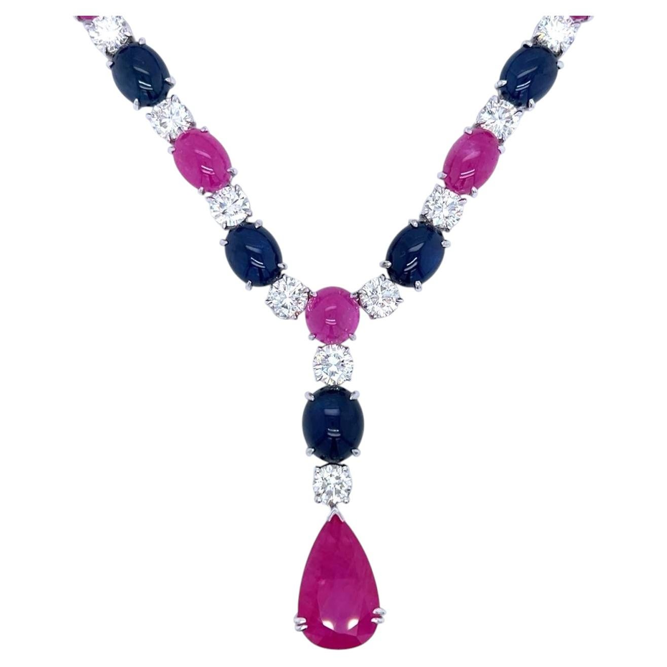 Collier - Saphir rose en forme de poire certifié GIA (18,24 carats), rubis et diamants (150 carats au total)