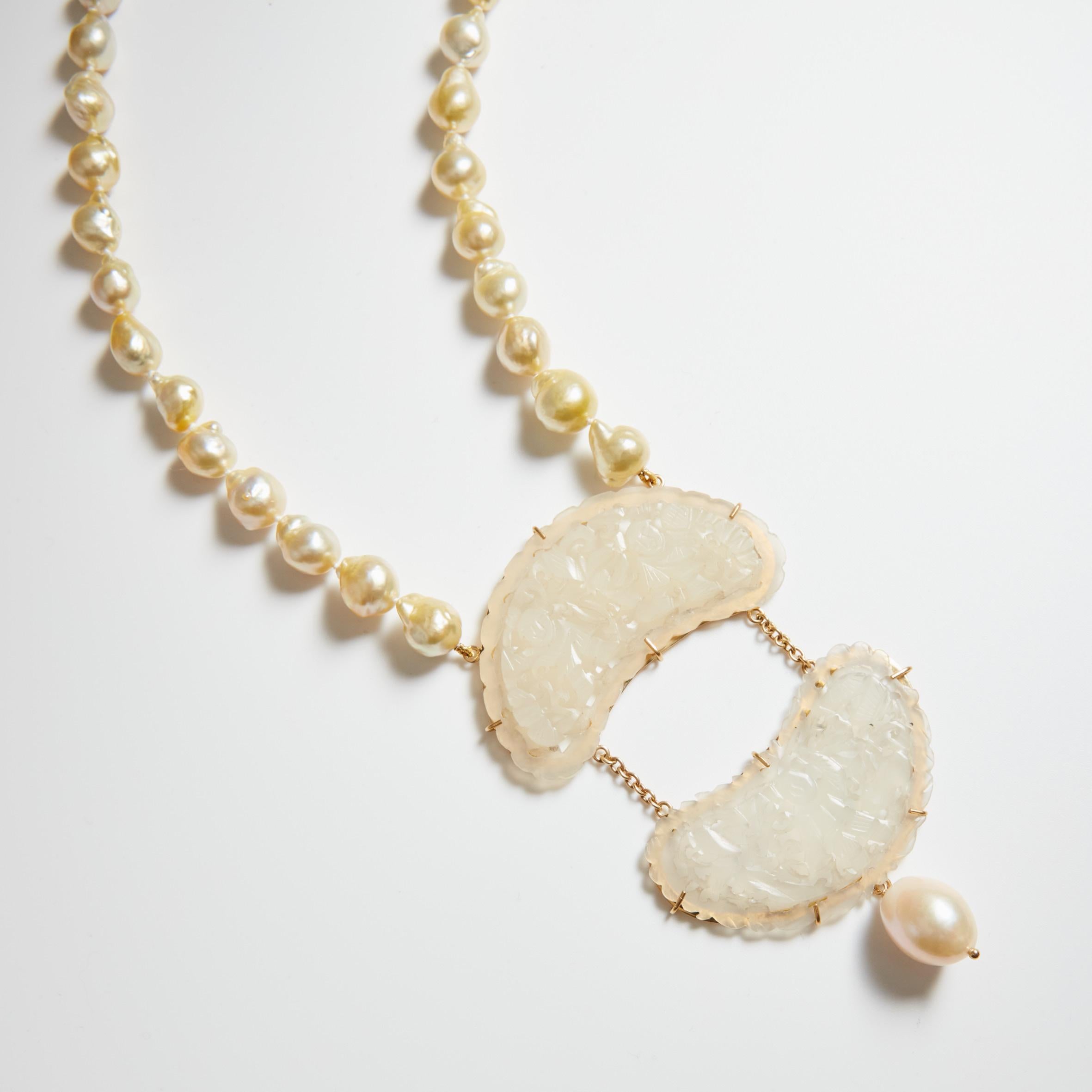 Necklace Gold Natural Pearls Antiques Carved Jade Gold 18 k For Sale 11