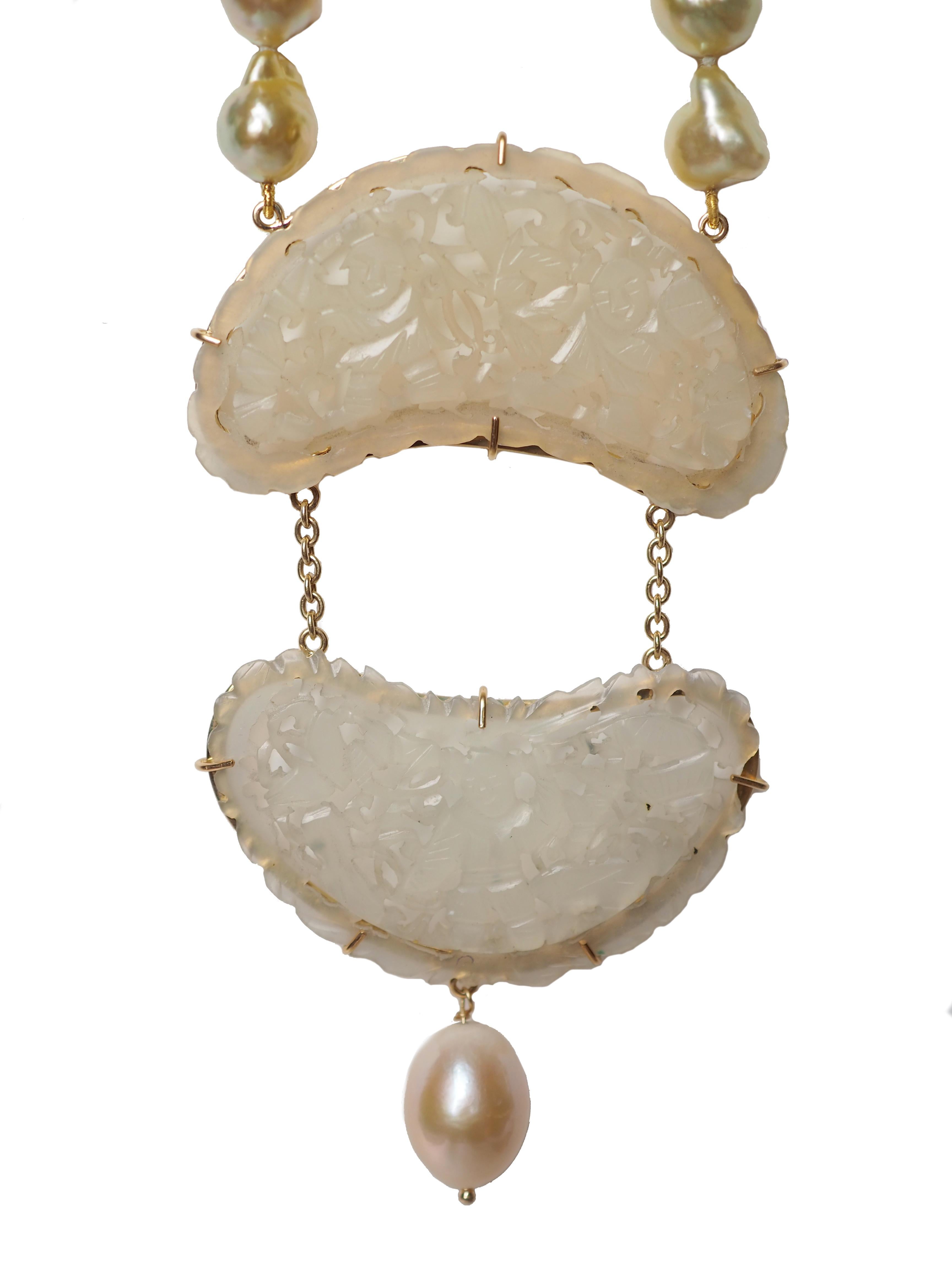 Necklace Gold Natural Pearls Antiques Carved Jade Gold 18 k For Sale 1