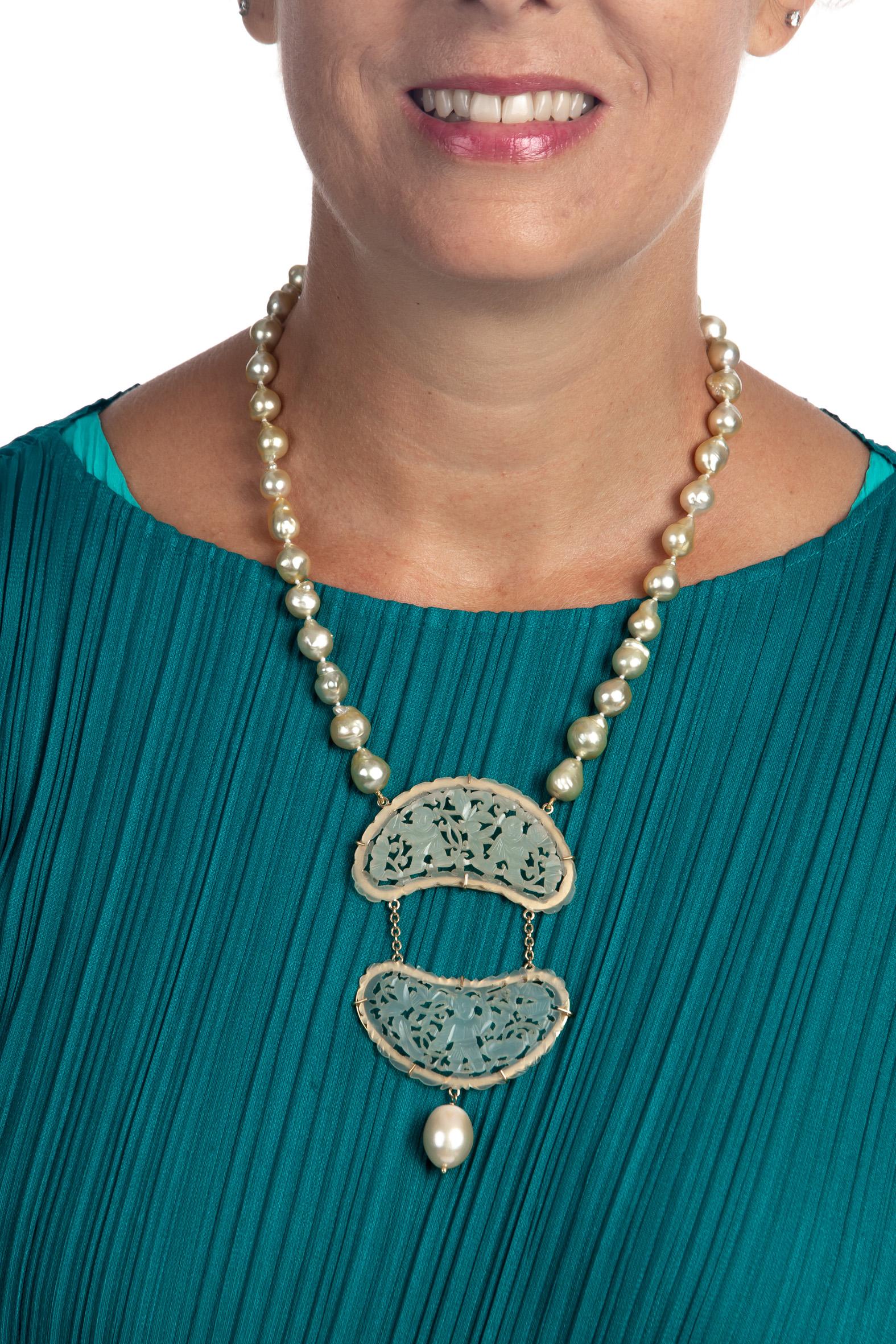 Necklace Gold Natural Pearls Antiques Carved Jade Gold 18 k For Sale 4