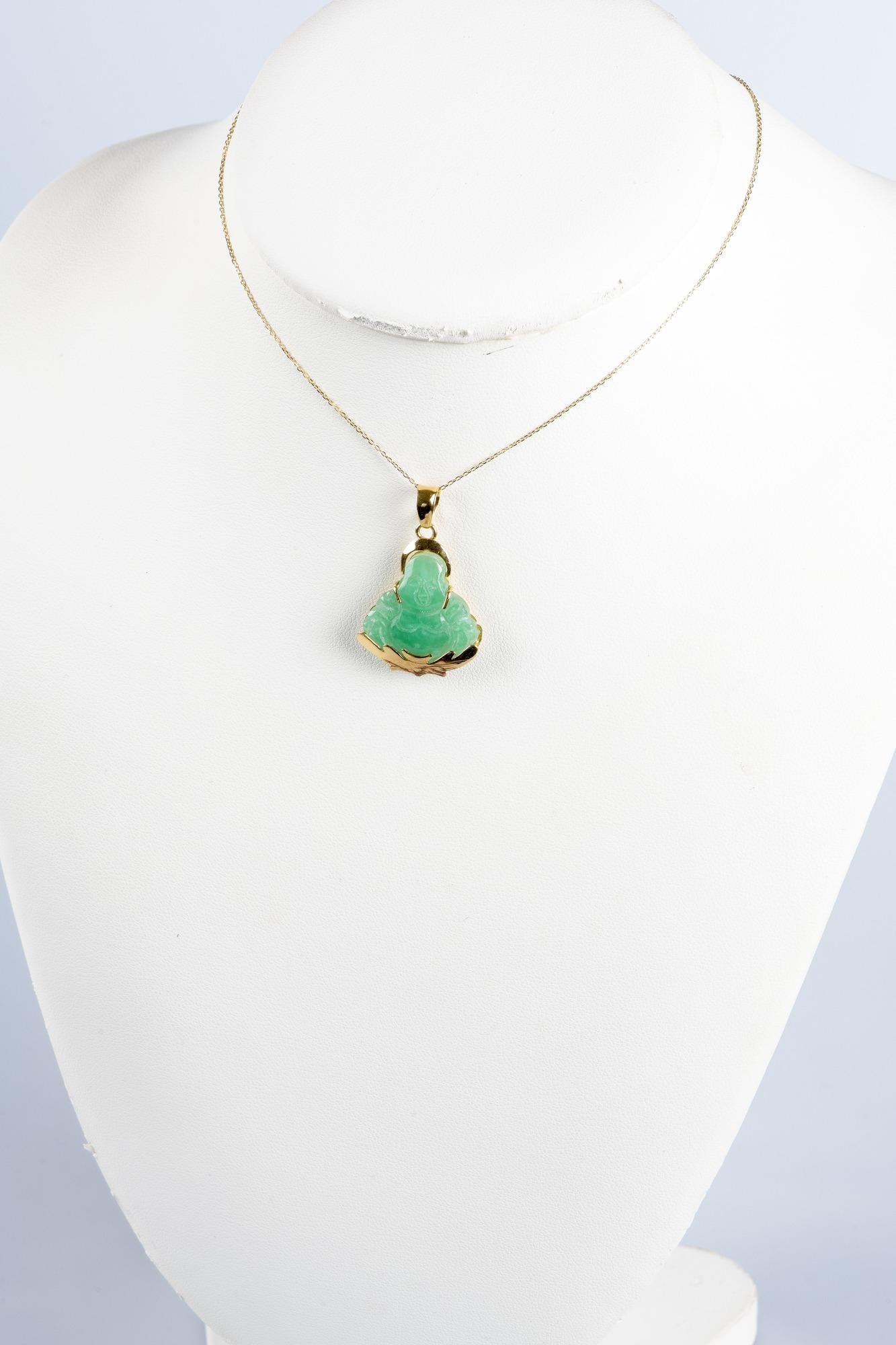 Necklace in 14 carats yellow gold a jade's pendant in the shape of Buddha  For Sale 5