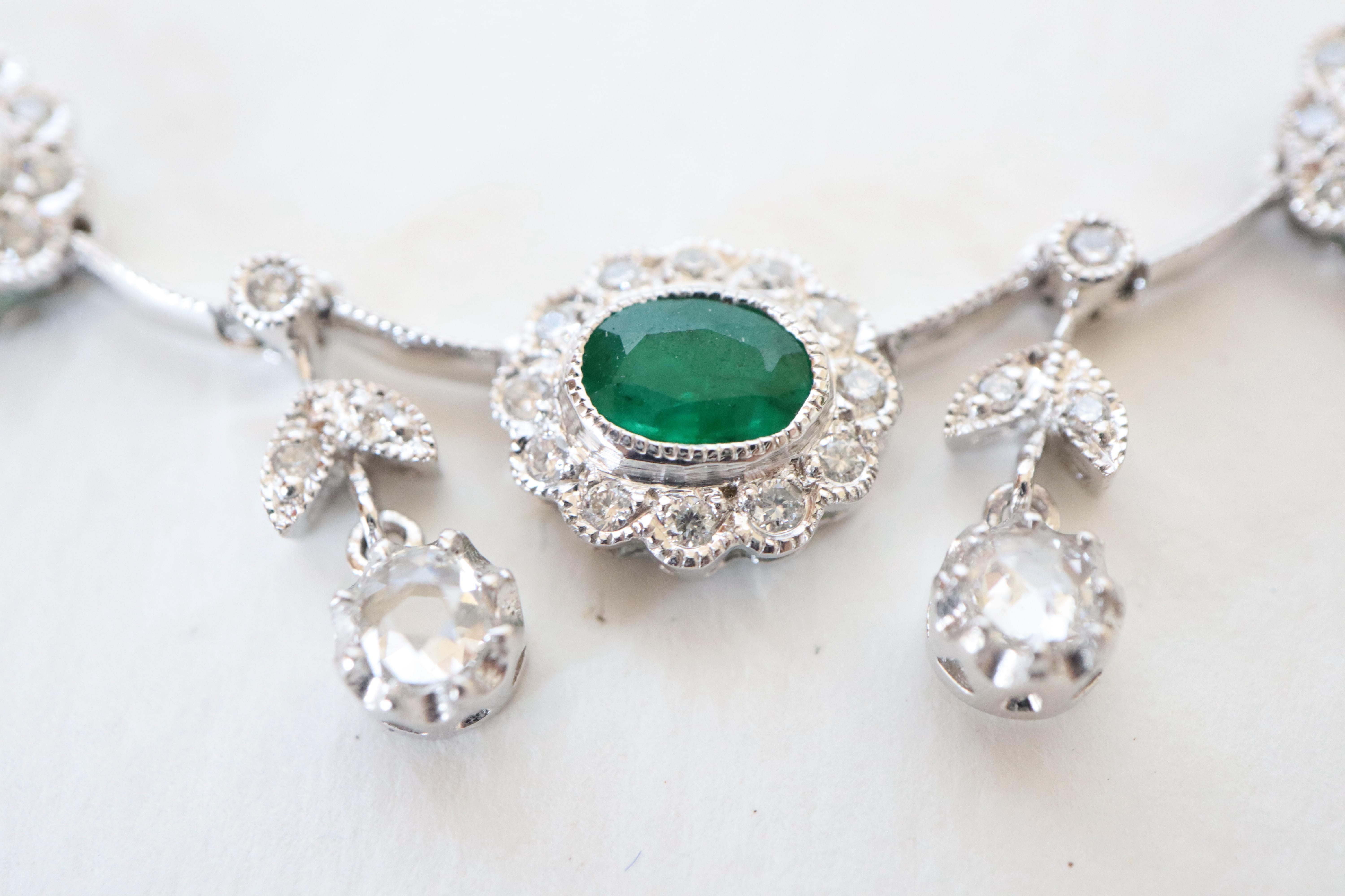 Necklace in 18 Carat 18 KT Gold Emeralds and Diamonds For Sale 6