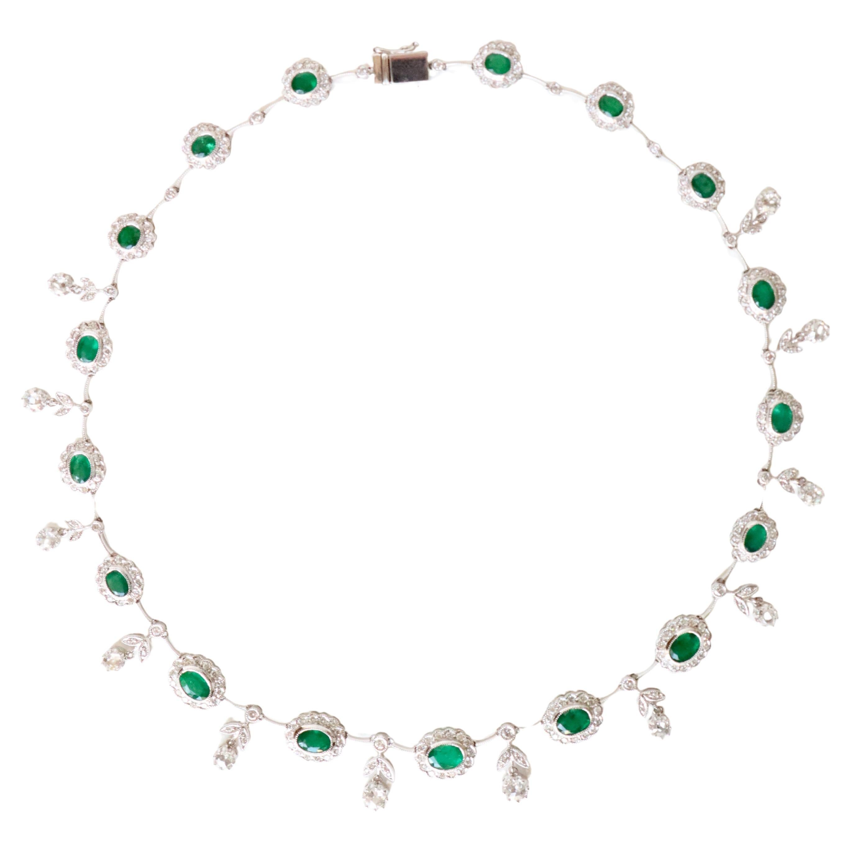 Necklace in 18 Carat 18 KT Gold Emeralds and Diamonds For Sale