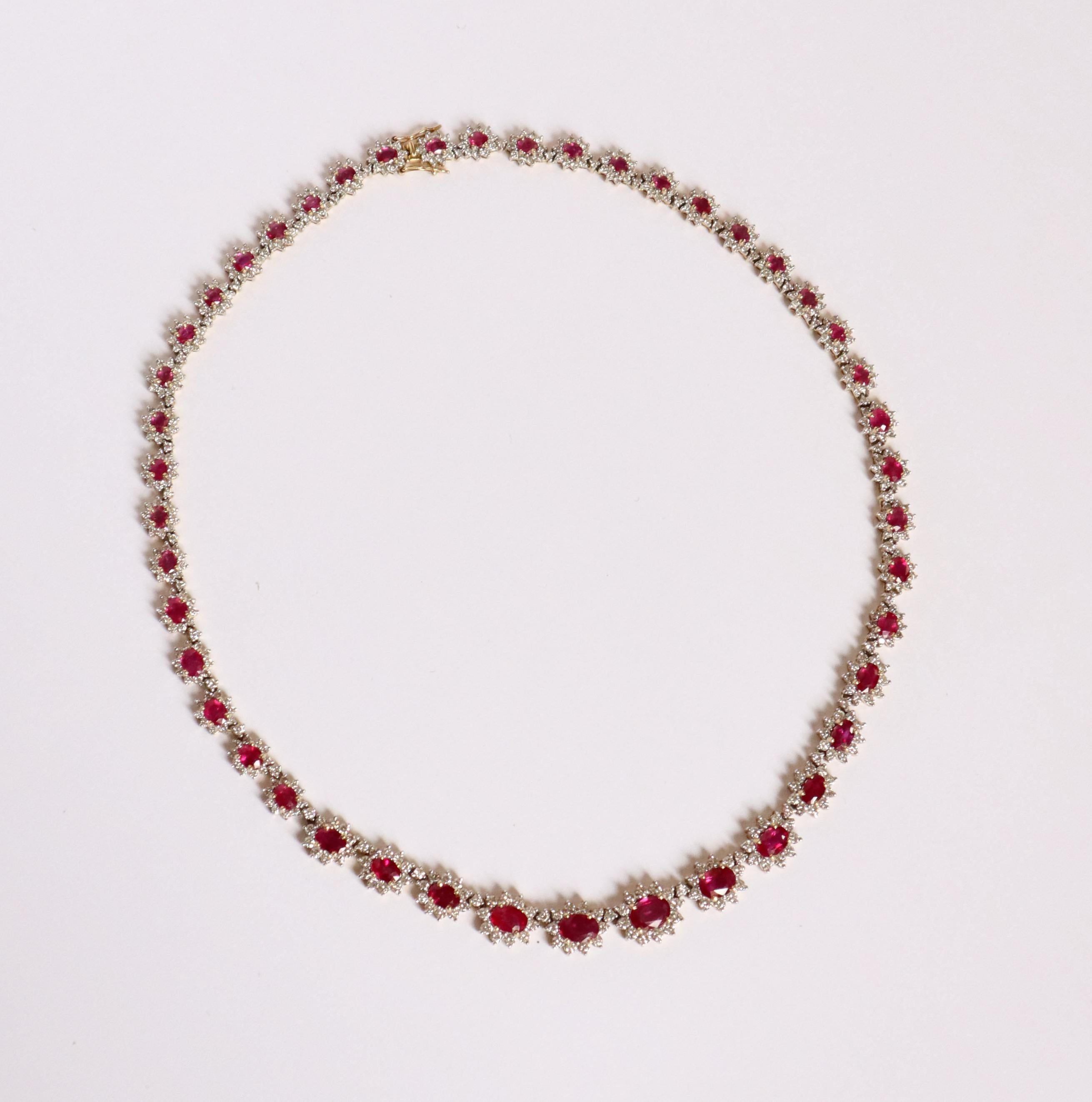 Necklace in 18 Carat 18 KT Gold Rubies and Diamonds In Good Condition For Sale In Paris, FR