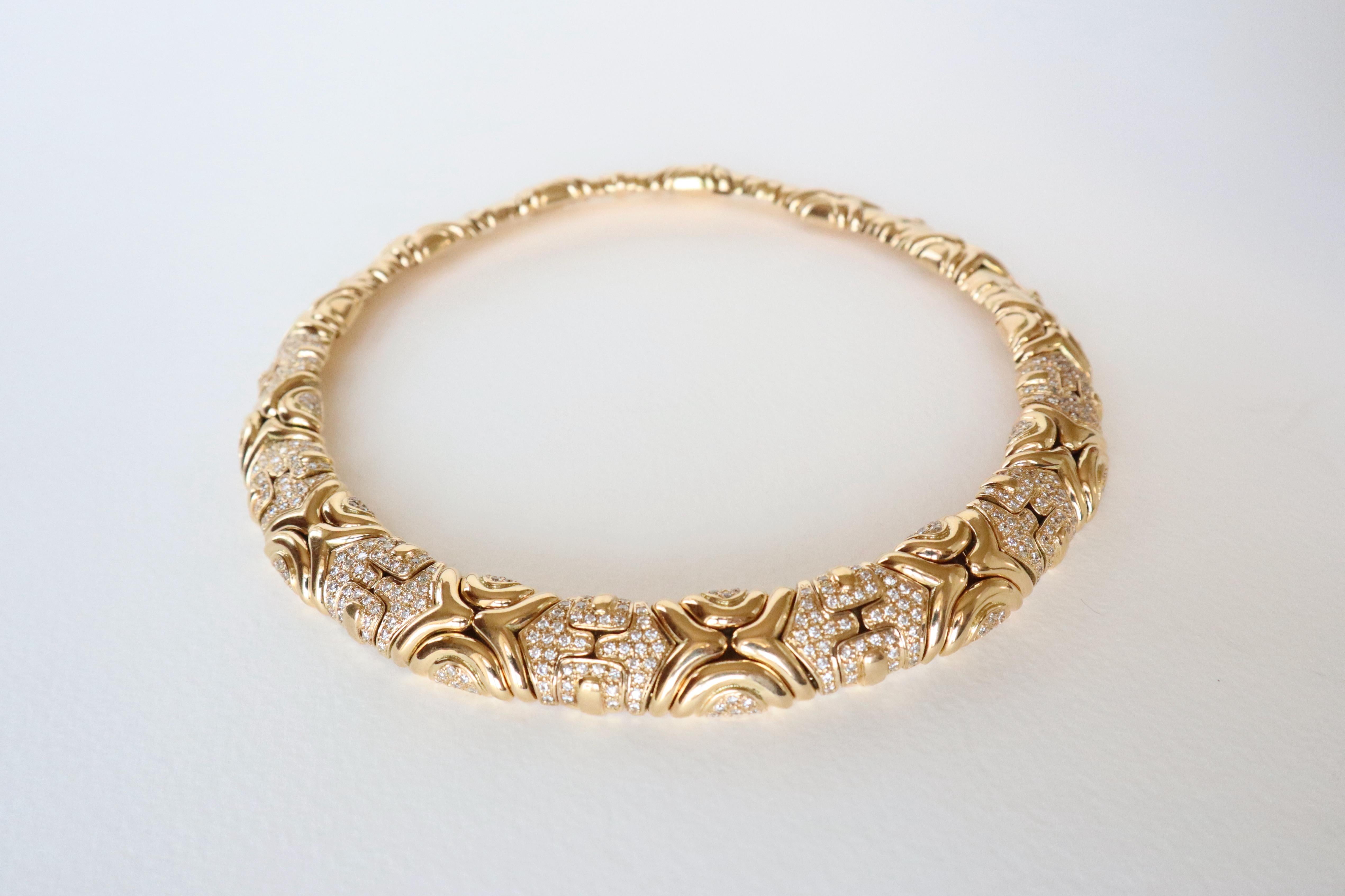 Halskette aus 18 Karat Gelbgold und Diamanten im Bulgari-Stil im Zustand „Gut“ in Paris, FR