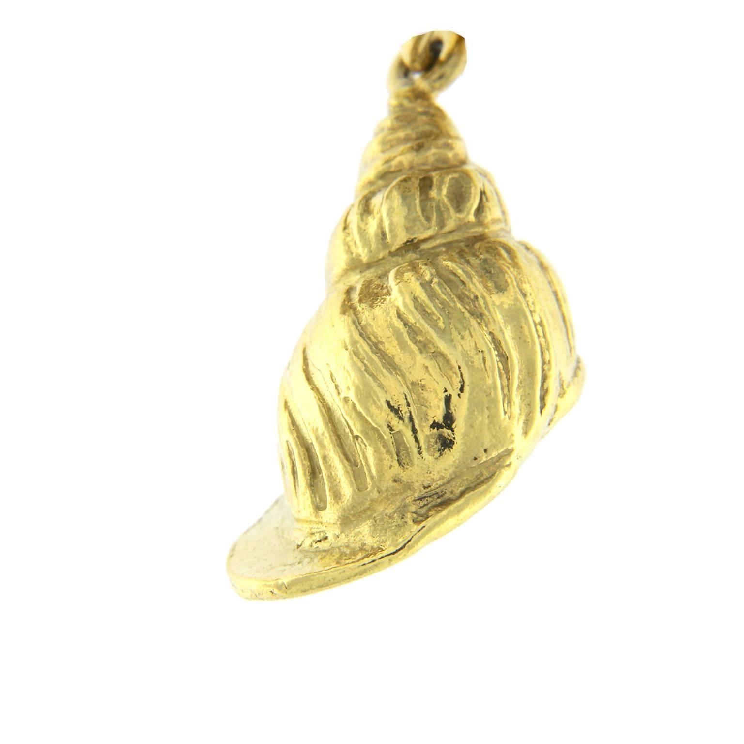 Necklace in 18 Karat Yellow Gold shell charm 7