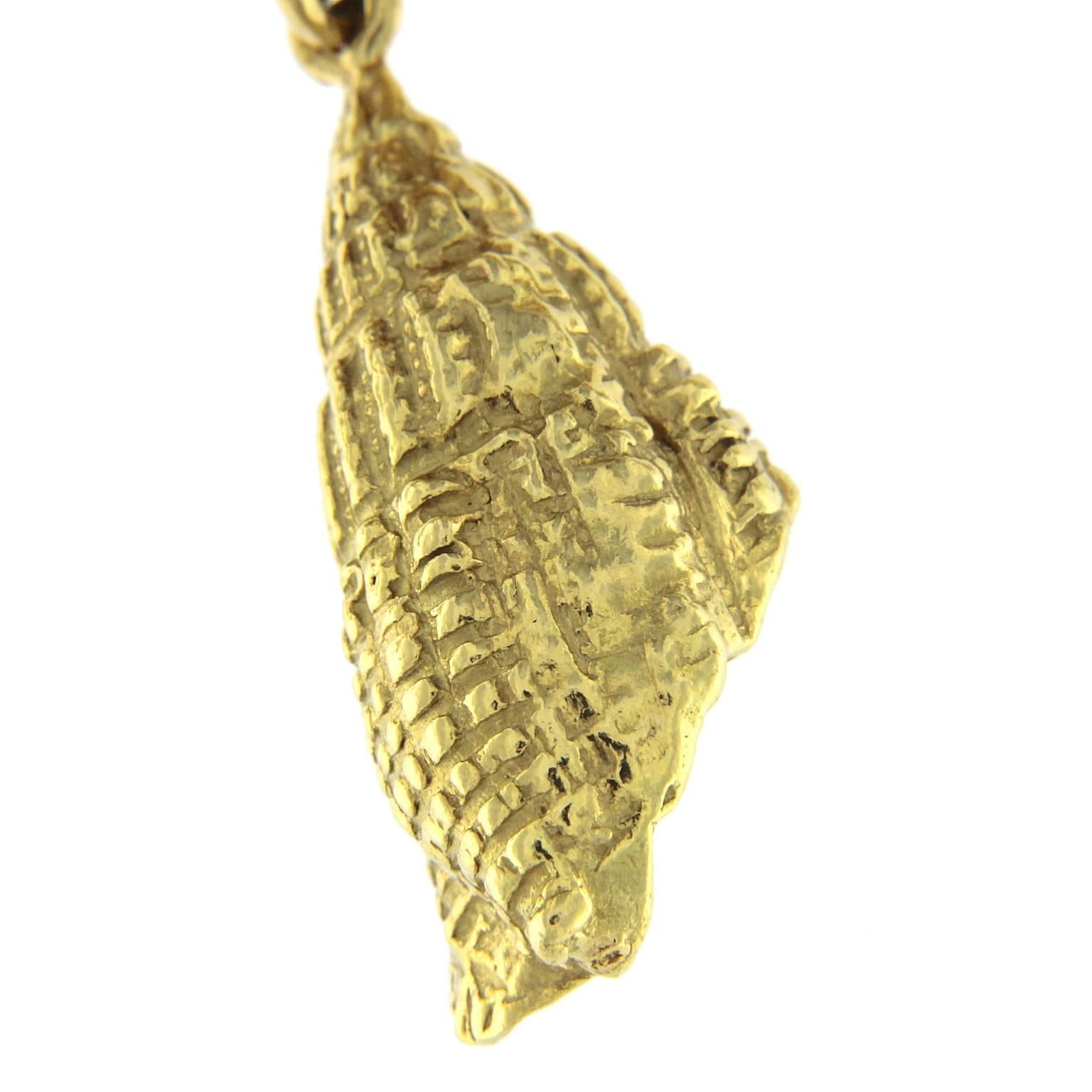 Necklace in 18 Karat Yellow Gold shell charm 3