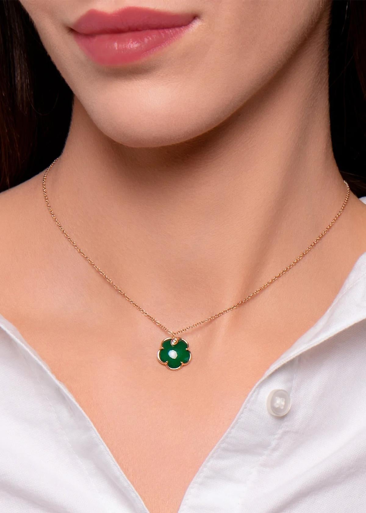 Petit Joli Necklace in 18k Rose Gold with Green Agate, White and Champagne Diamonds.

Petit Joli is a floral dream on your skin. The collection is designed for women always blooming in a free soul. This collection embodies the everlasting connection