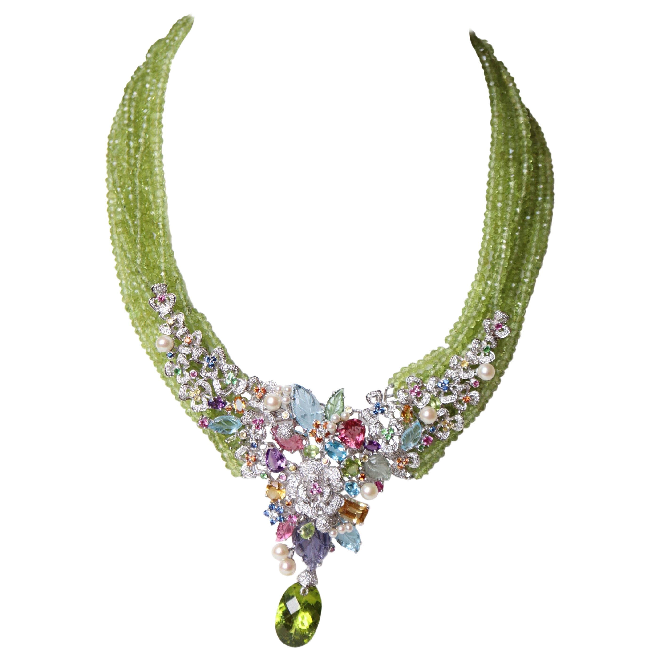 Collana in oro bianco 18 carati con zaffiri multicolore, pietre fini e diamanti