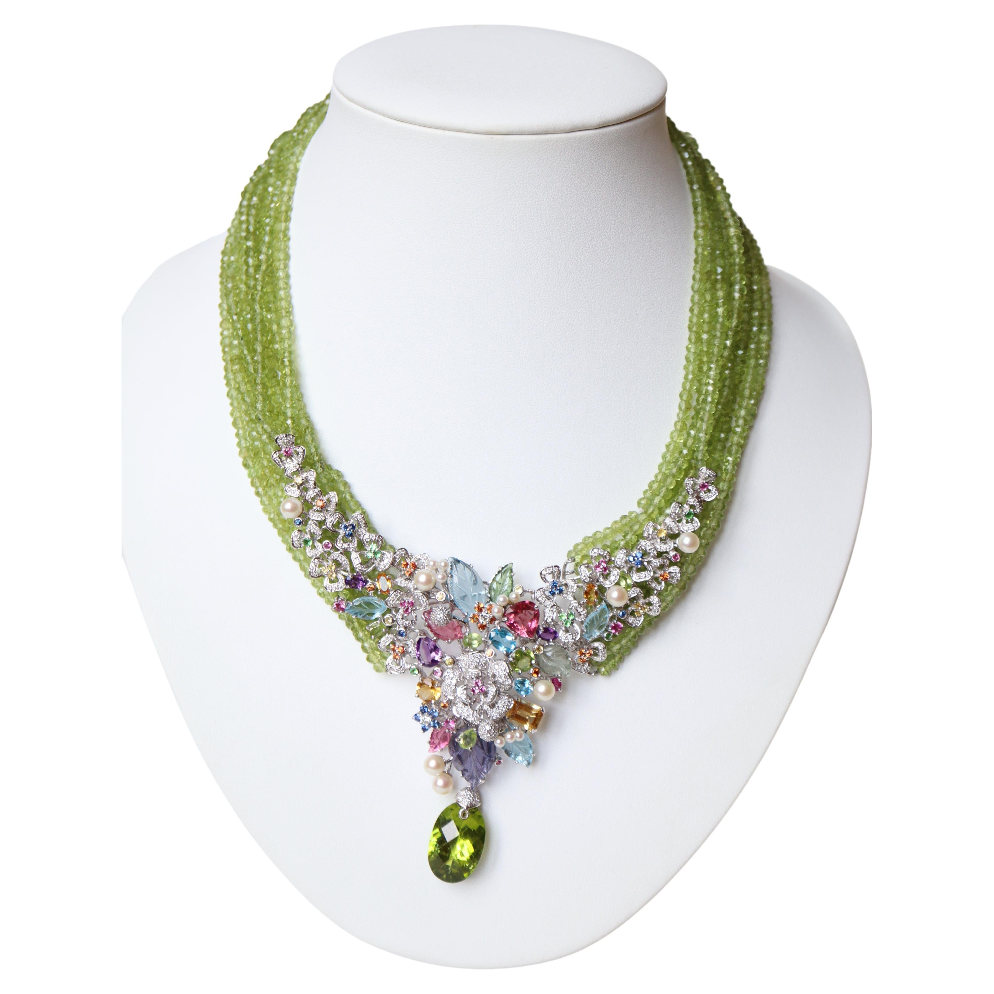 Collier en or blanc 18 carats avec saphirs multicolores, pierres fines et diamants