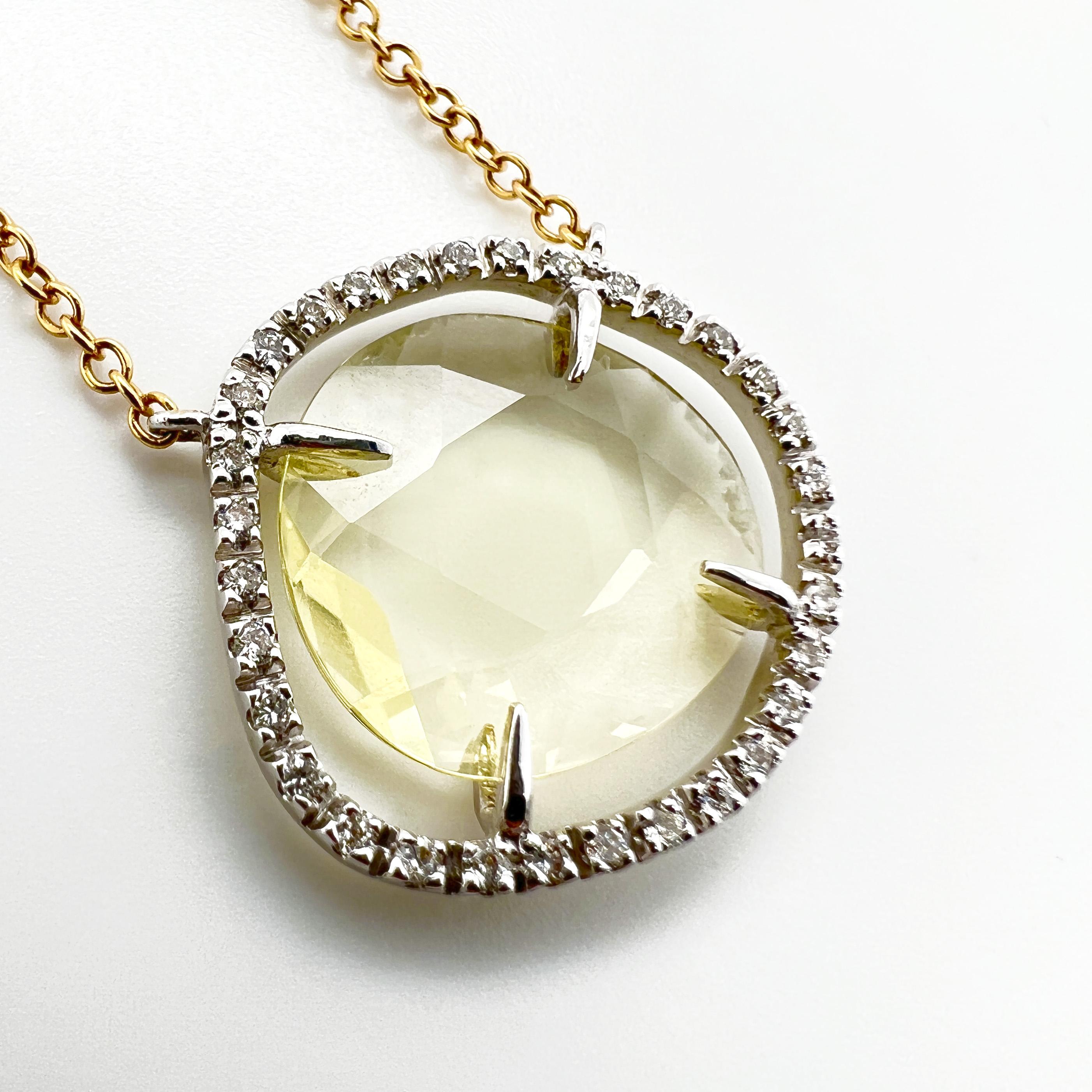 Modern Necklace in 18kt yellow gold with faceted lemon quartz central motif & diamonds  For Sale