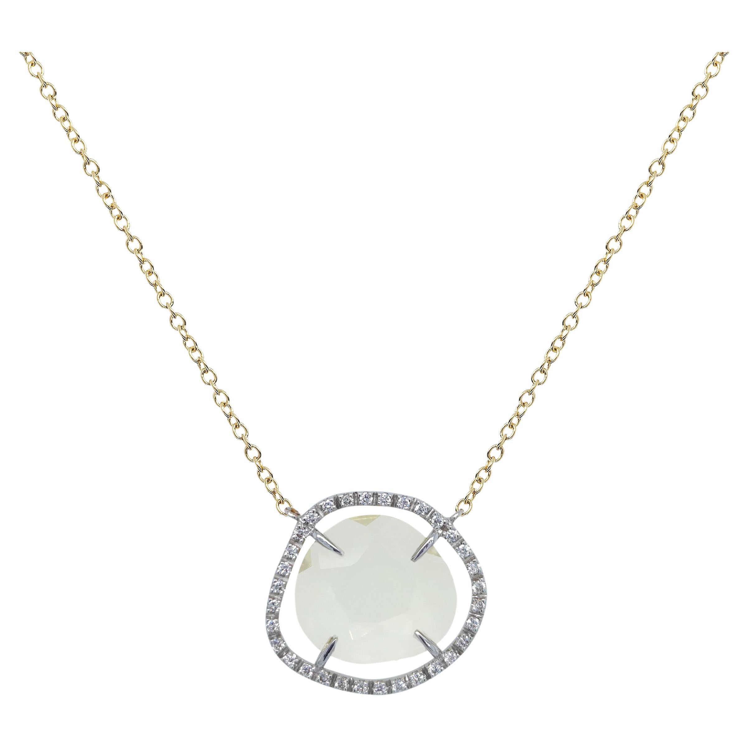 Necklace in 18kt yellow gold with faceted lemon quartz central motif & diamonds  For Sale