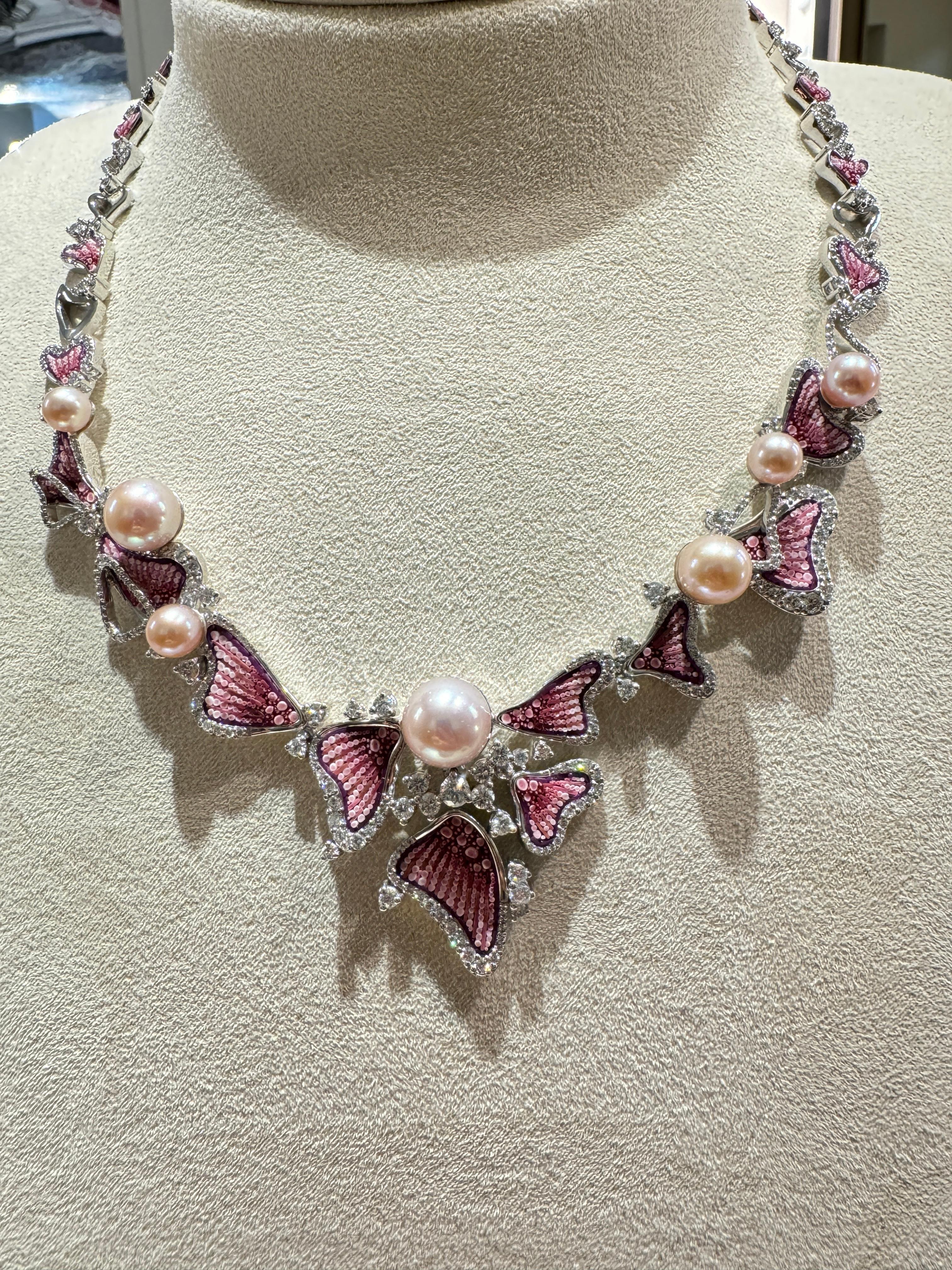 Necklace in White Gold, White Diamonds,  Fresh Water Pearls and Micromosaic In New Condition For Sale In London, GB