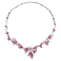 Collier en or blanc, diamants blancs  Perles d'eau douce et micromosaïque